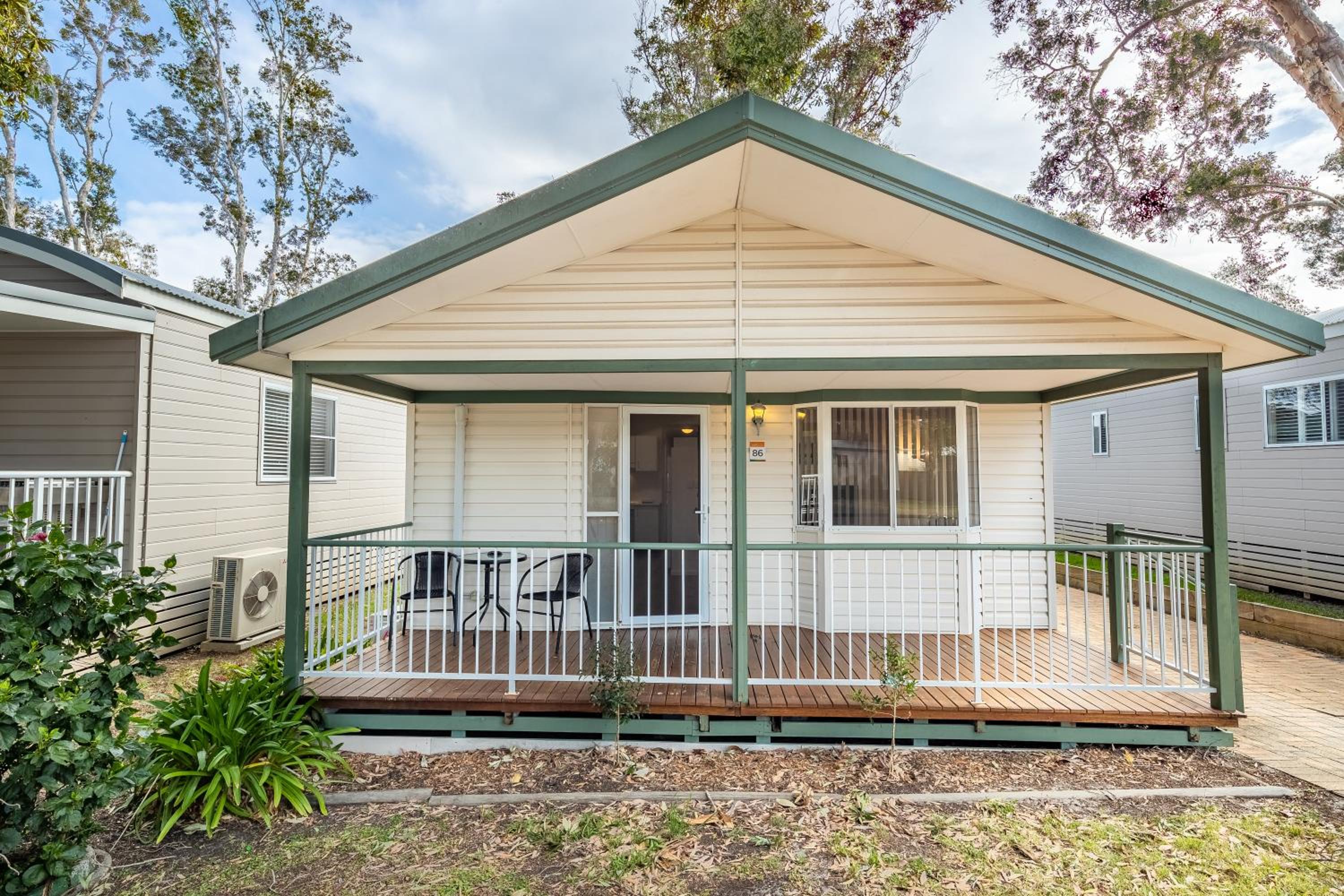 Deluxe Cabin (2BR) - No pets allowed - Photo 8