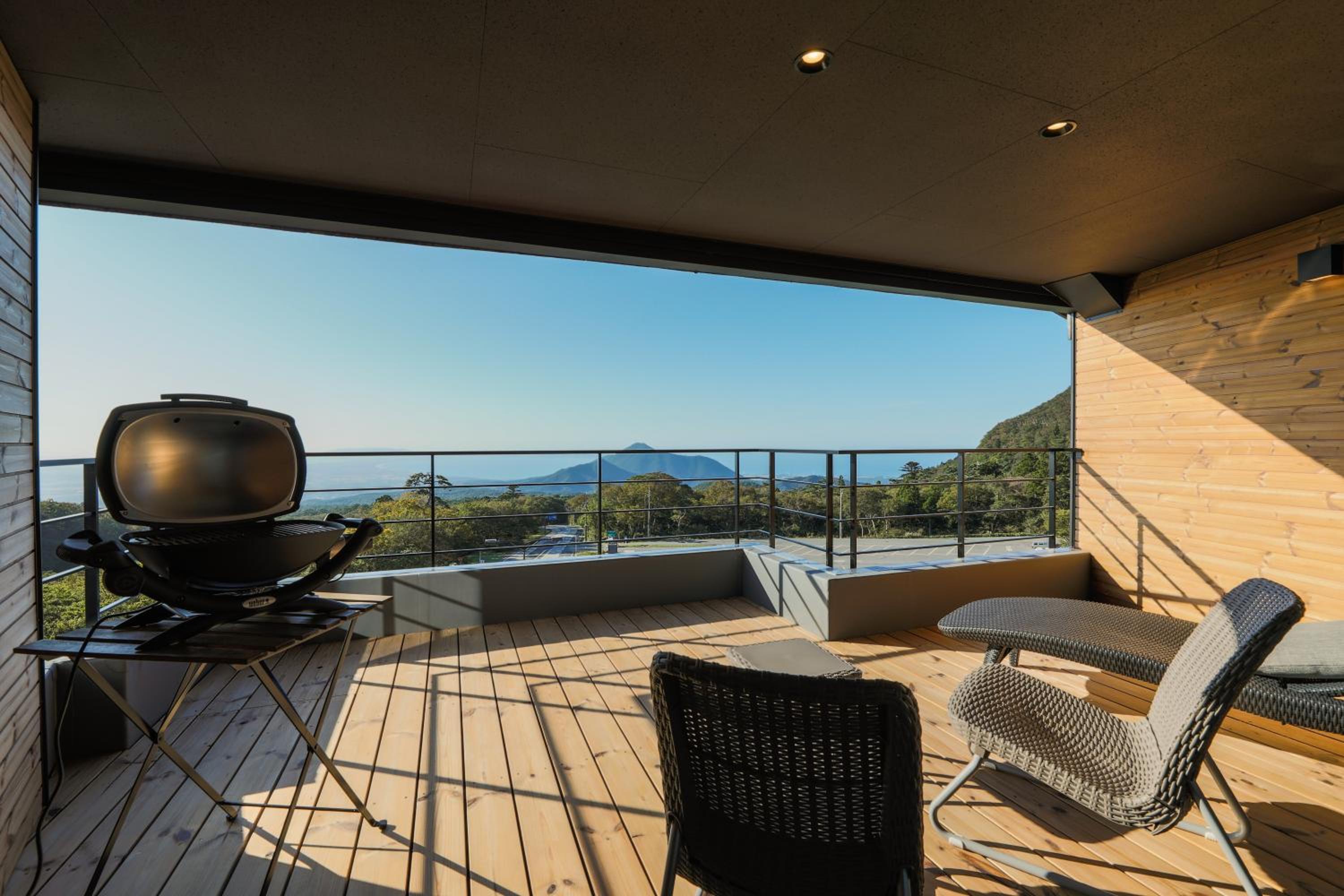 Suite with Balcony - Photo 9