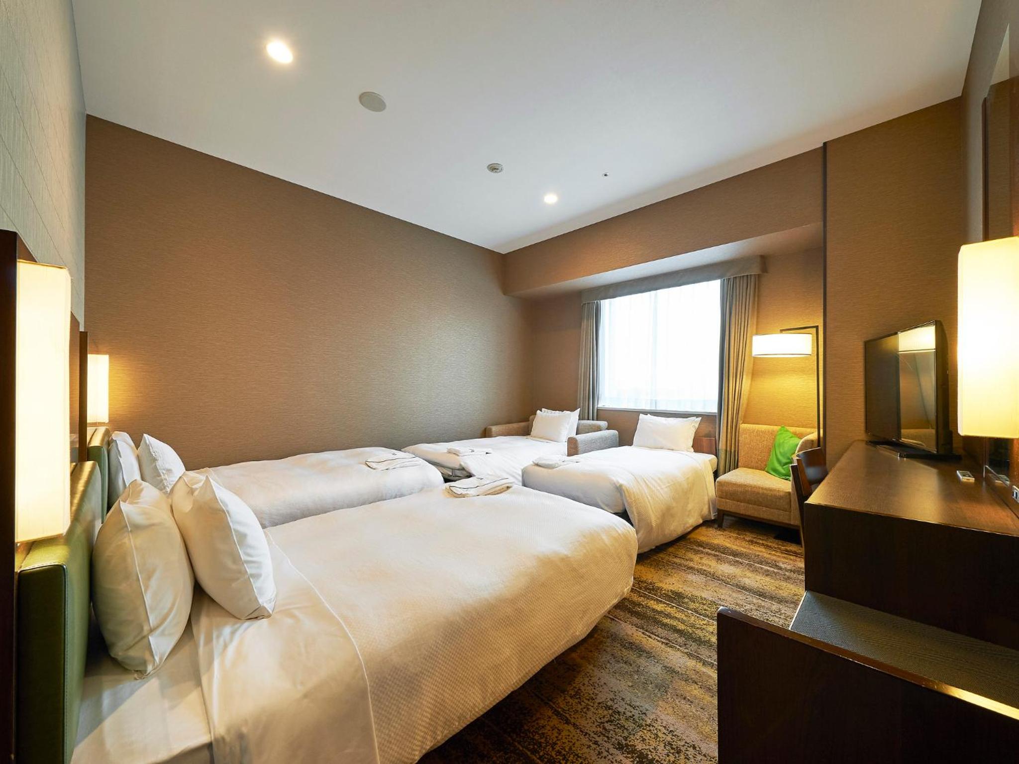 Deluxe Twin Room - Non-Smoking - Photo 6