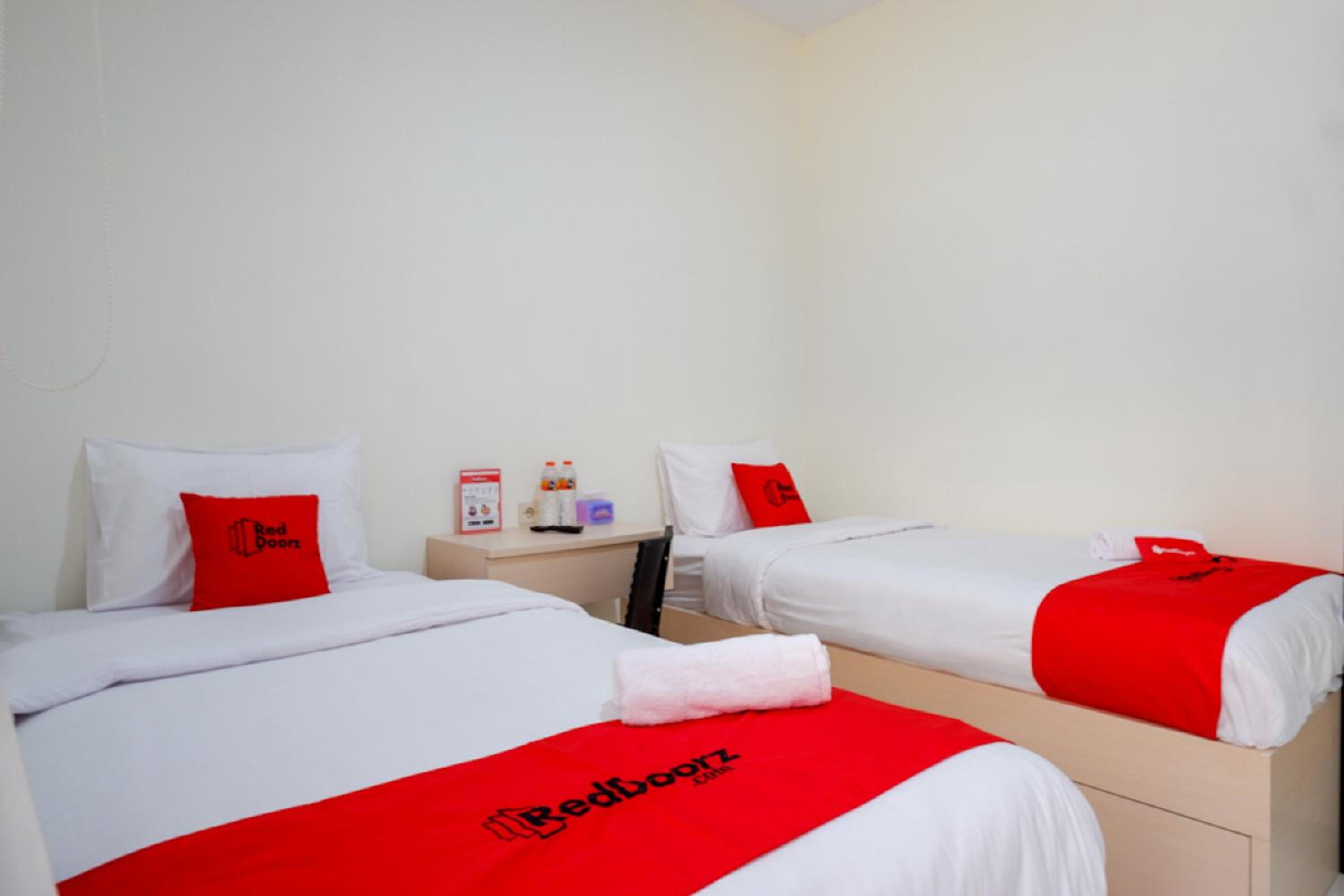 Twin Room - Photo 8