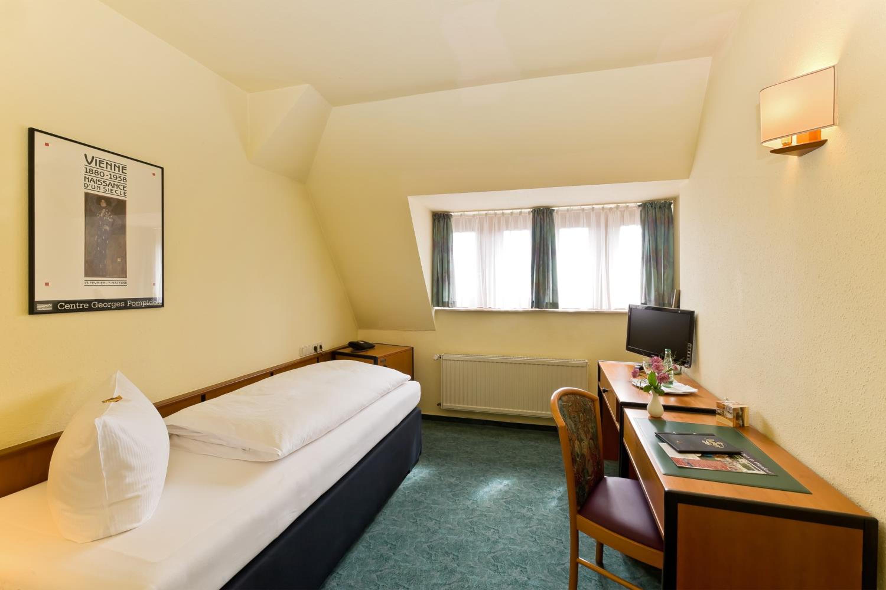 Single Room photo 3