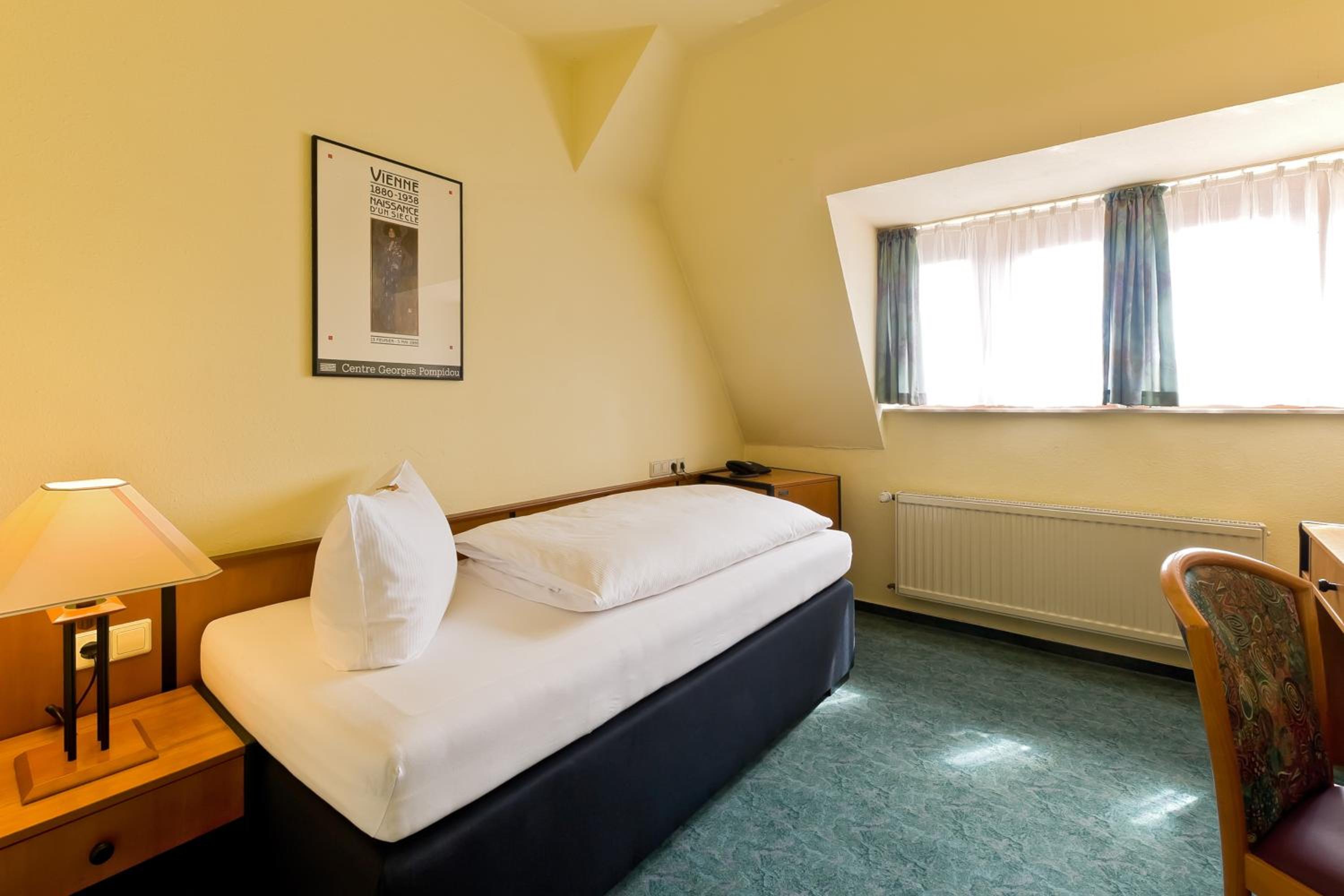 Single Room photo 2