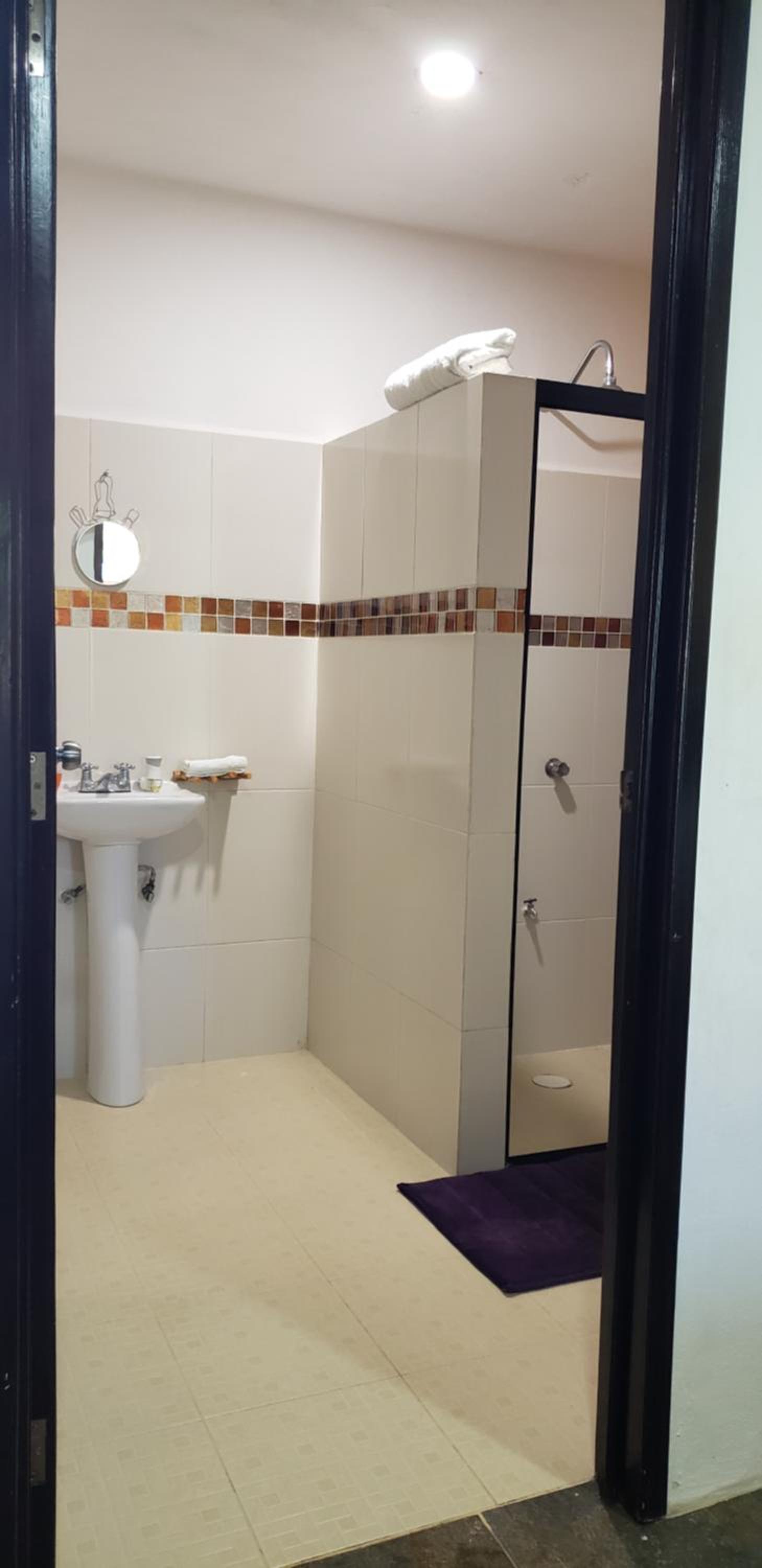 Double Room with Private Bathroom - Photo 4
