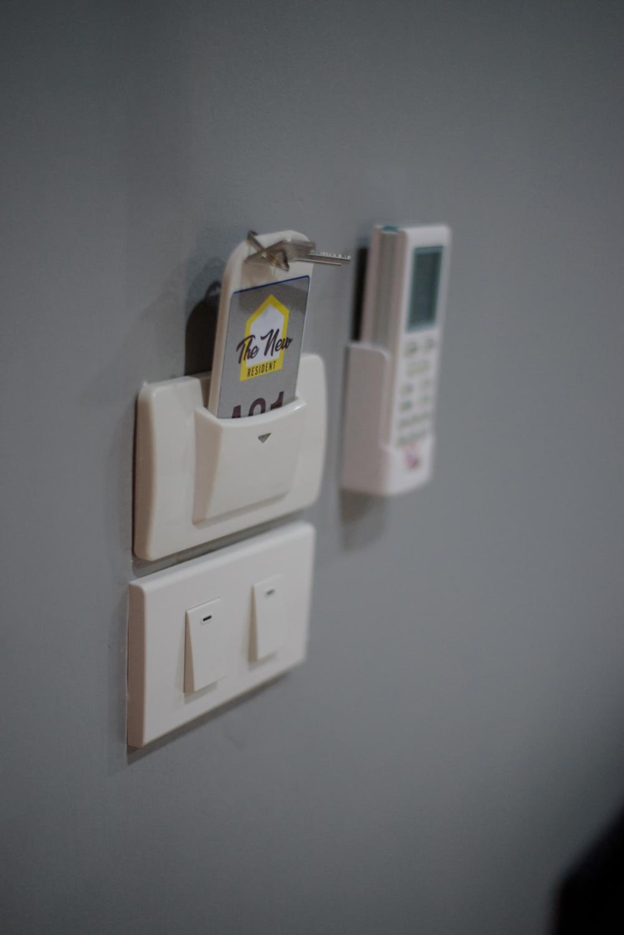 Standard King Room - Photo 9