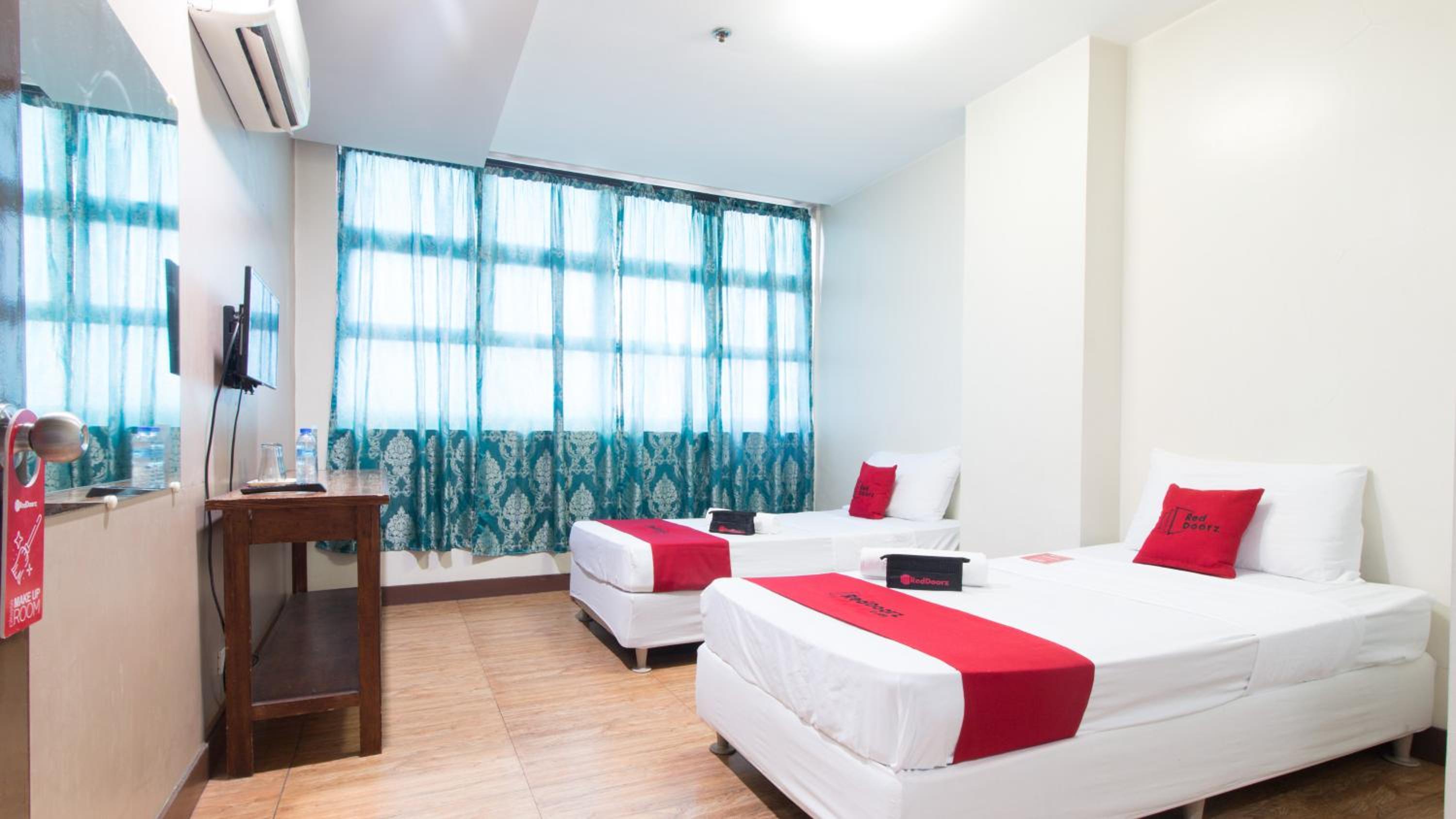 Twin Room - Photo 2