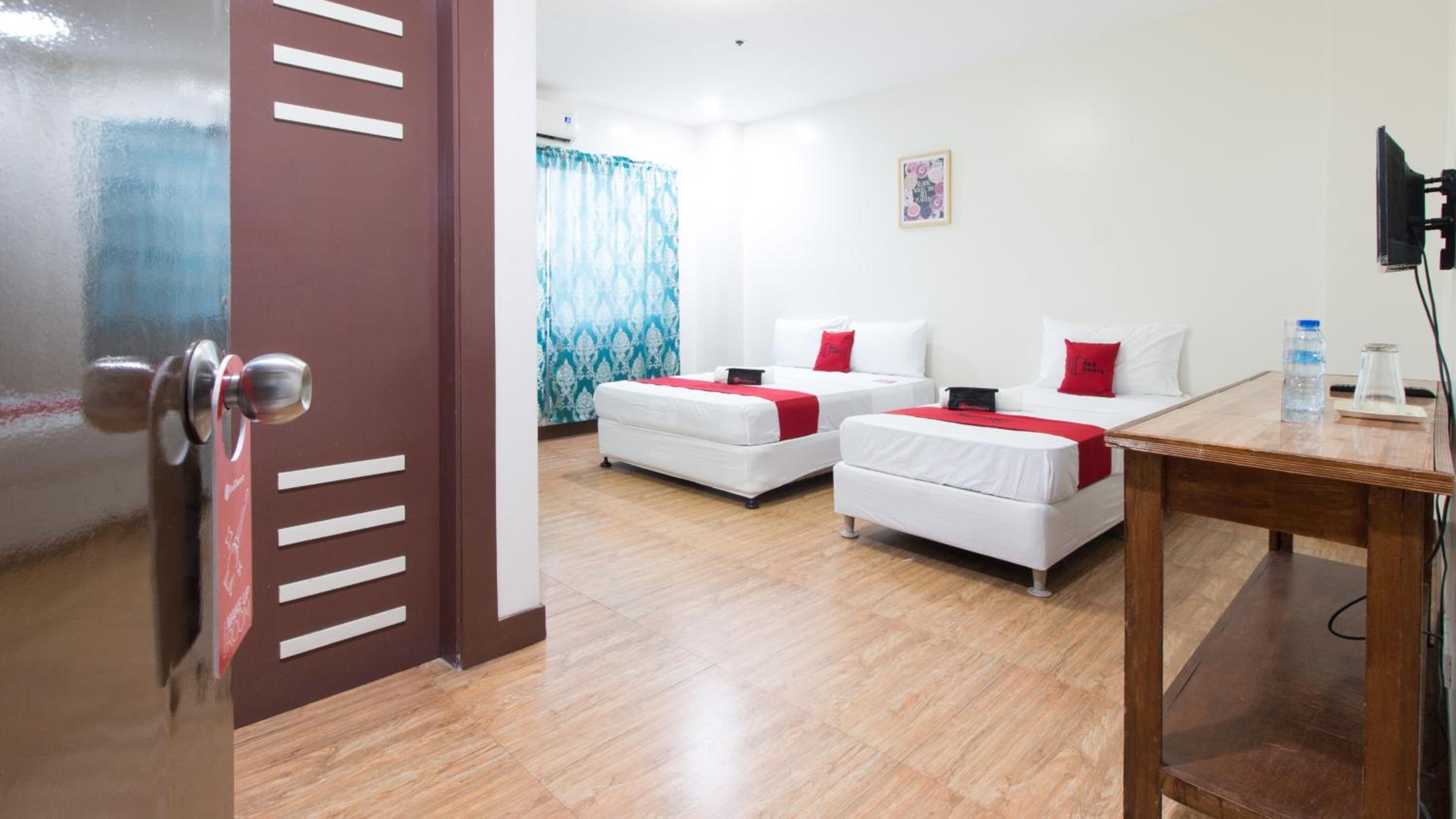 Deluxe Room - Photo 2