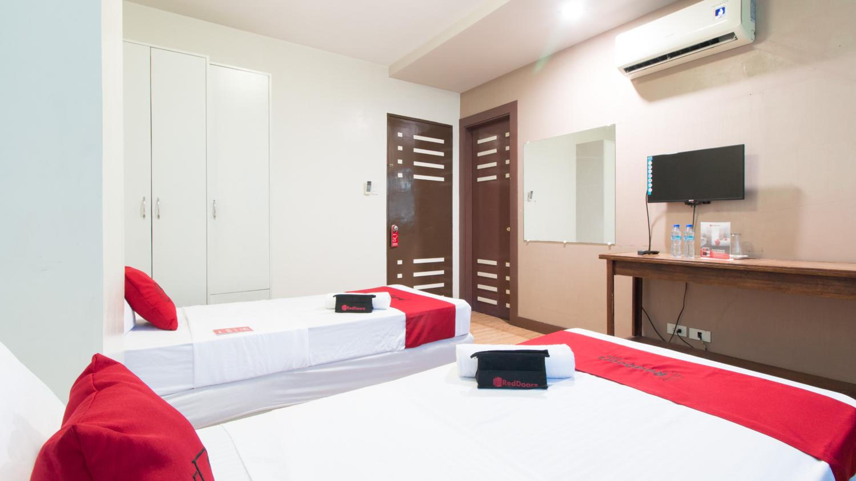 Twin Room - Photo 6