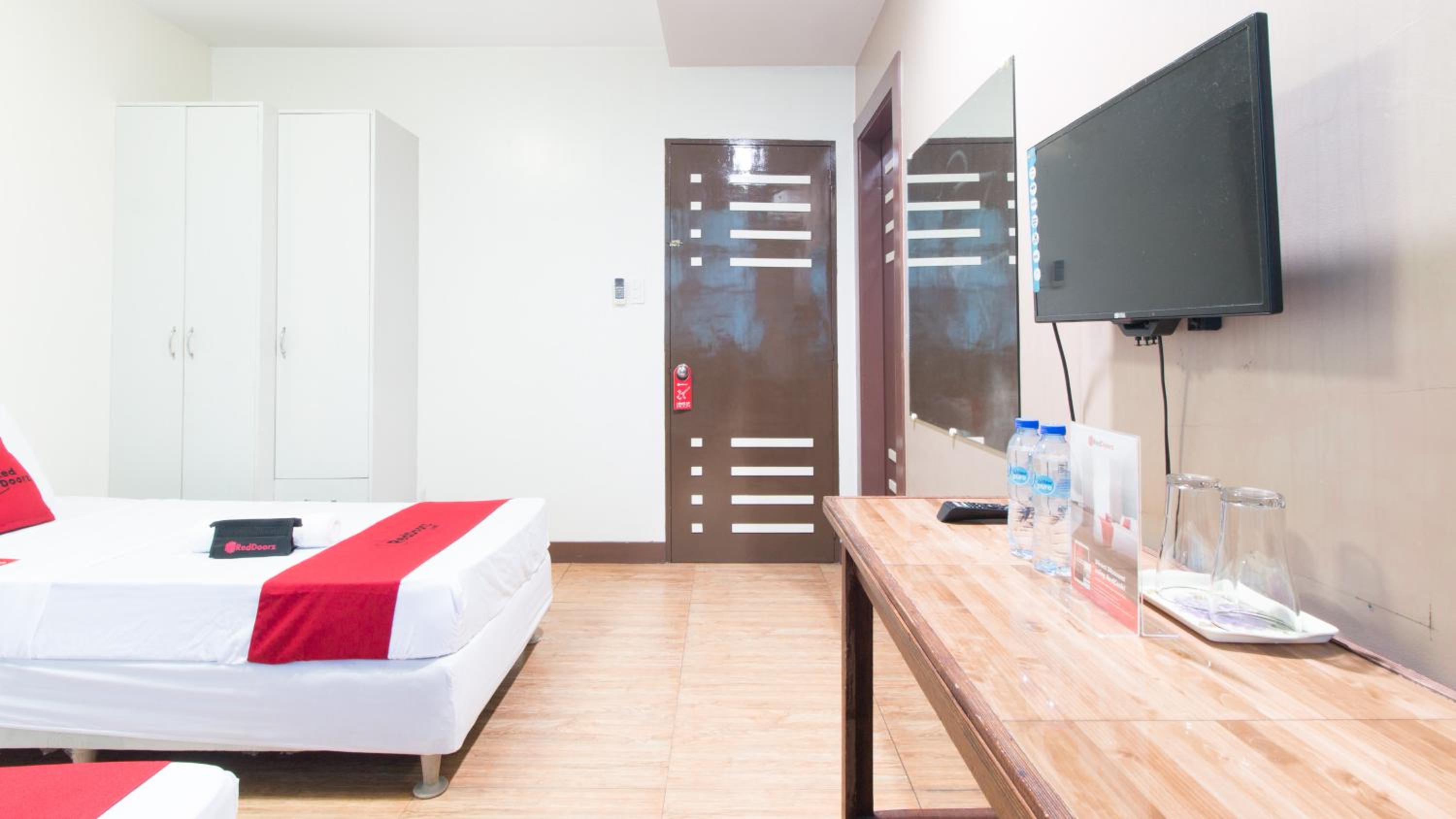 Twin Room - Photo 8