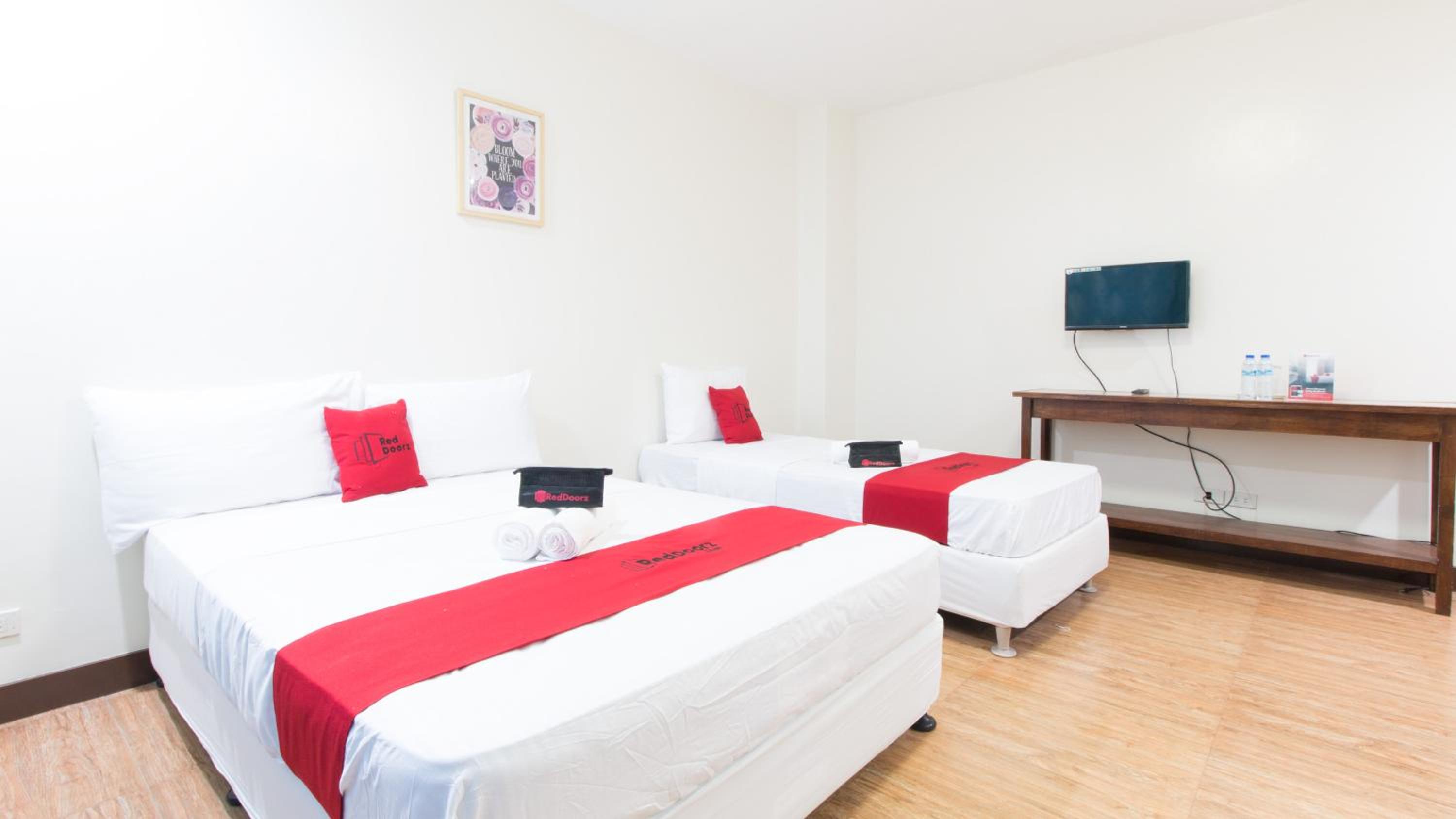 Deluxe Room - Photo 5