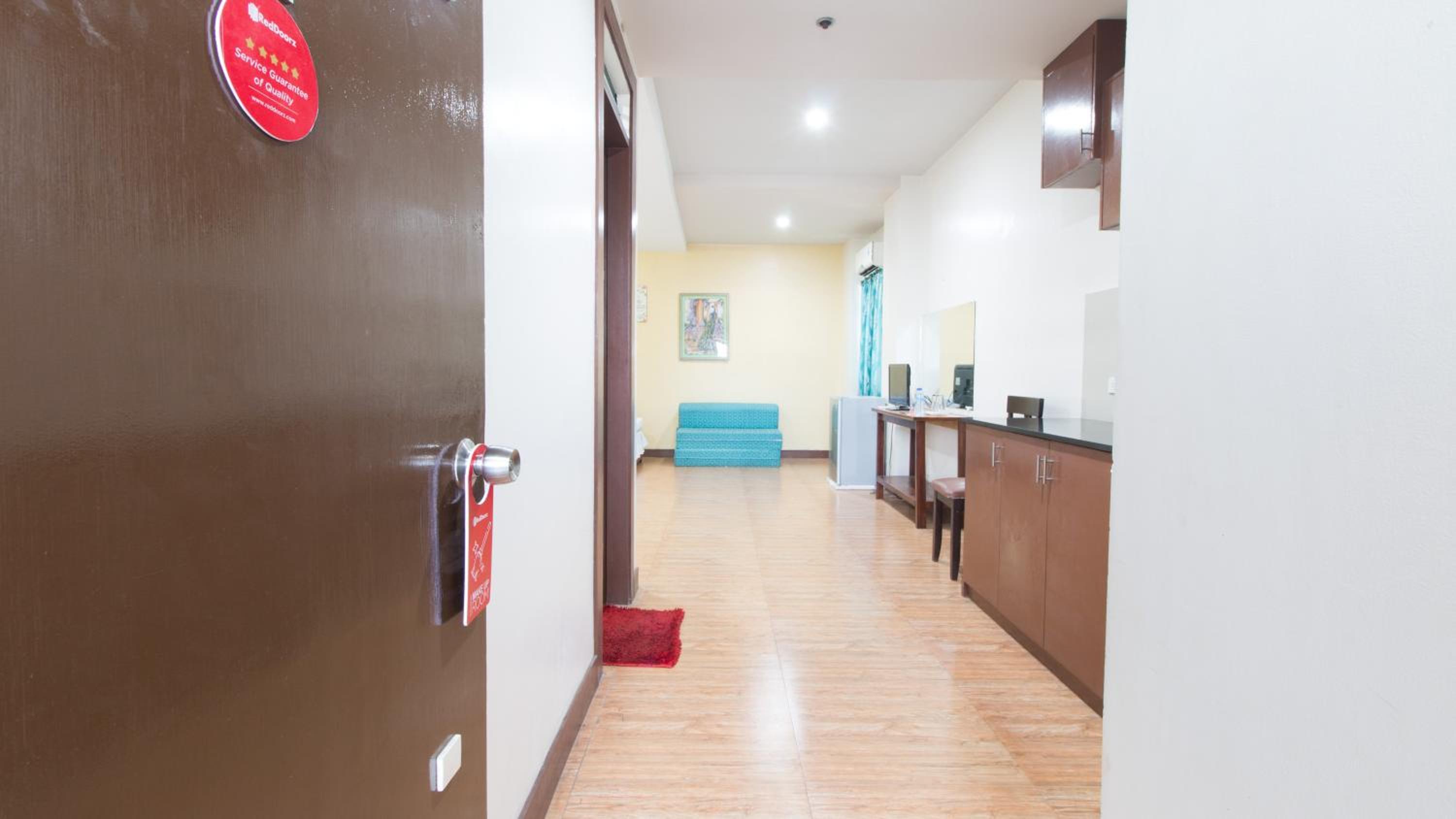 Family Room - Photo 4
