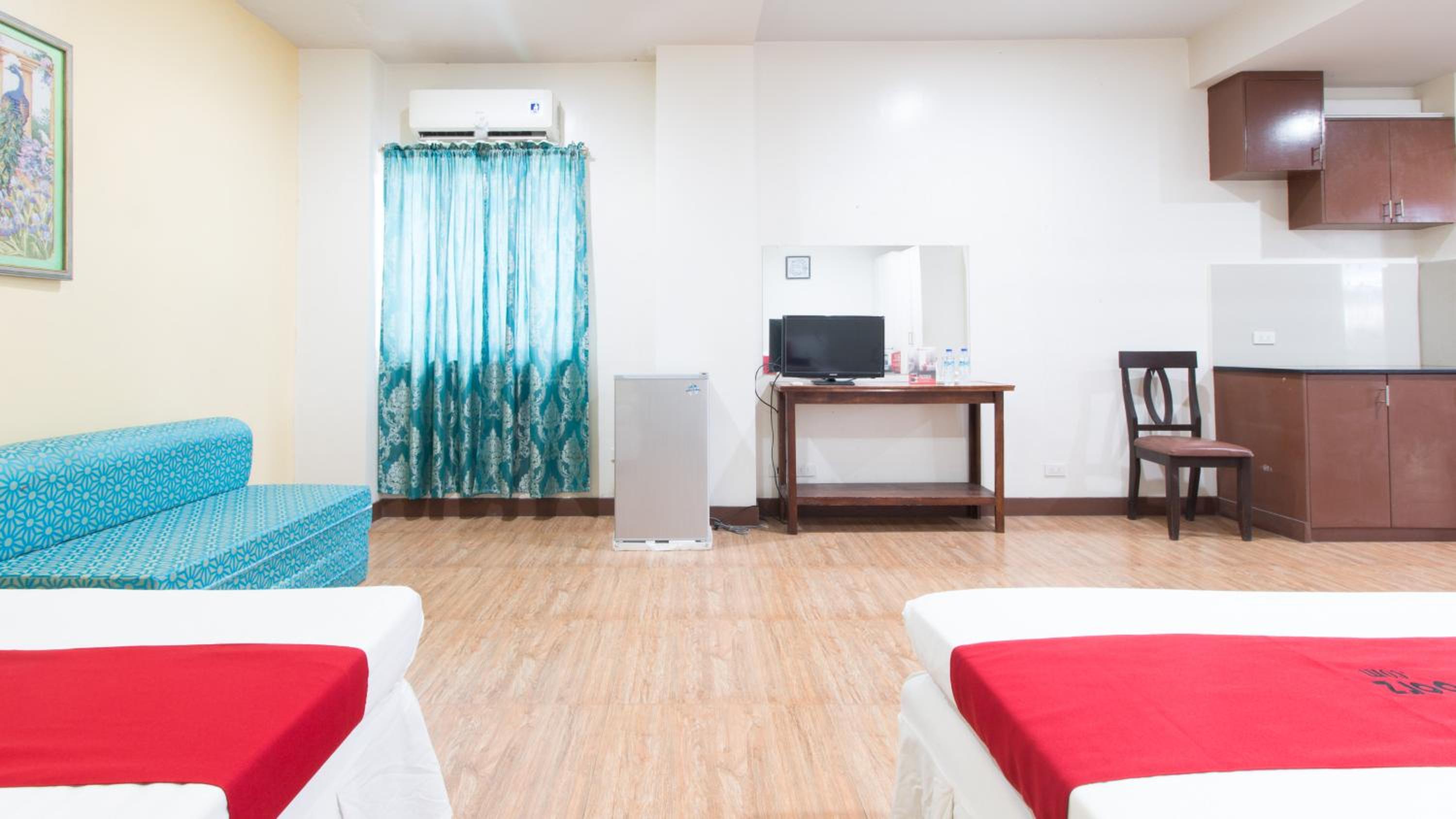 Family Room - Photo 7