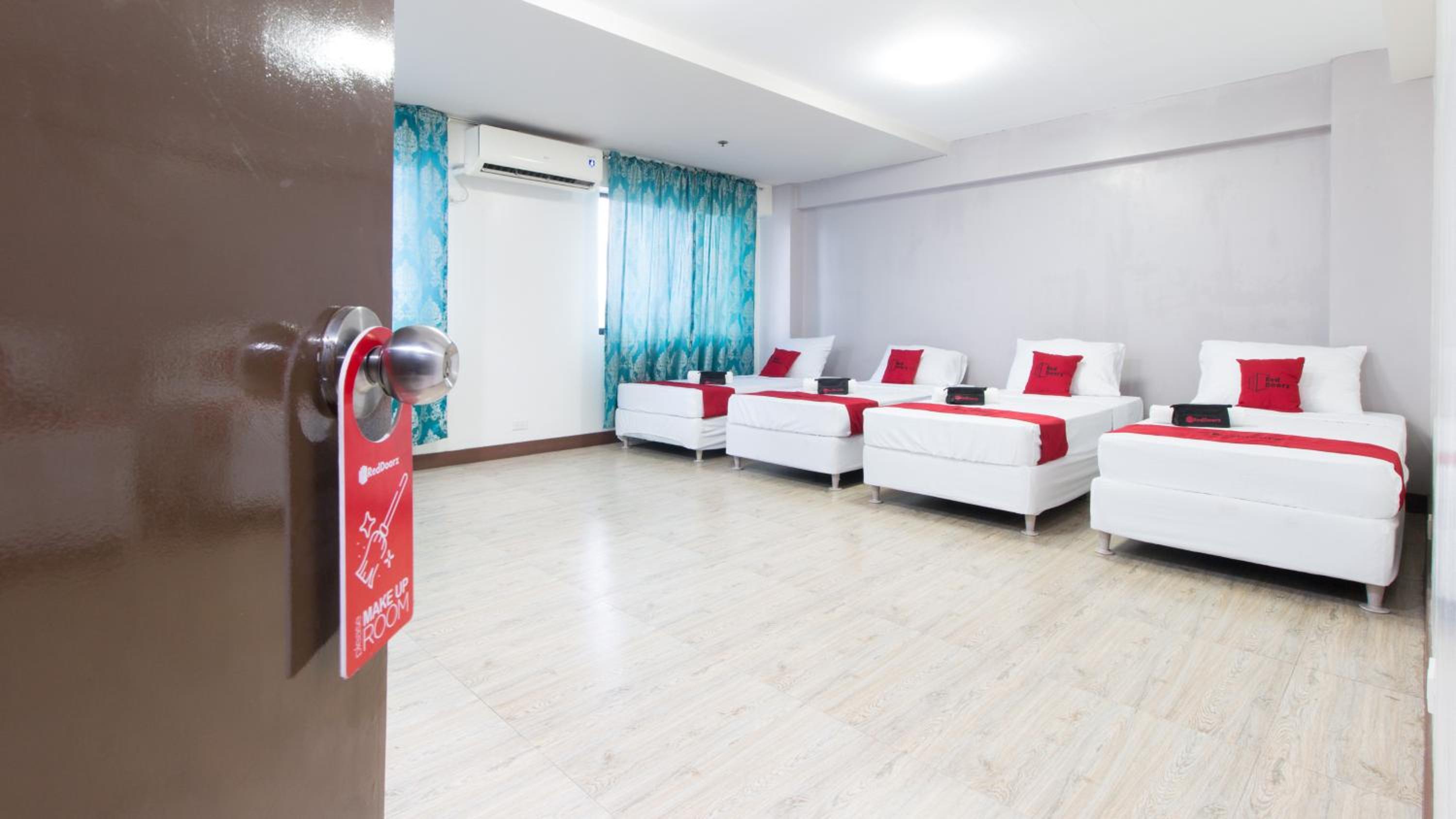 Quadruple Room - Photo 2