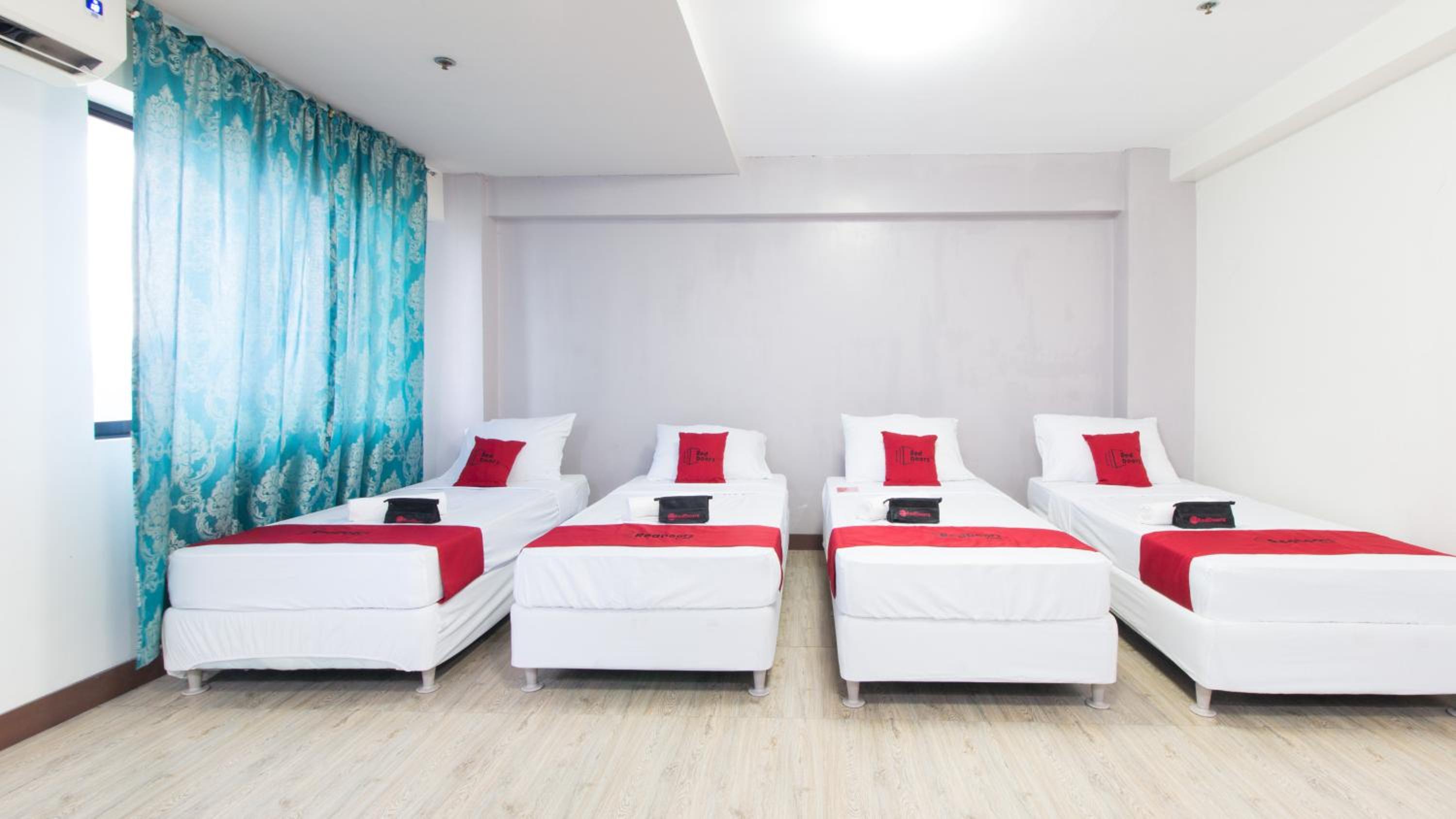 Quadruple Room - Photo 3