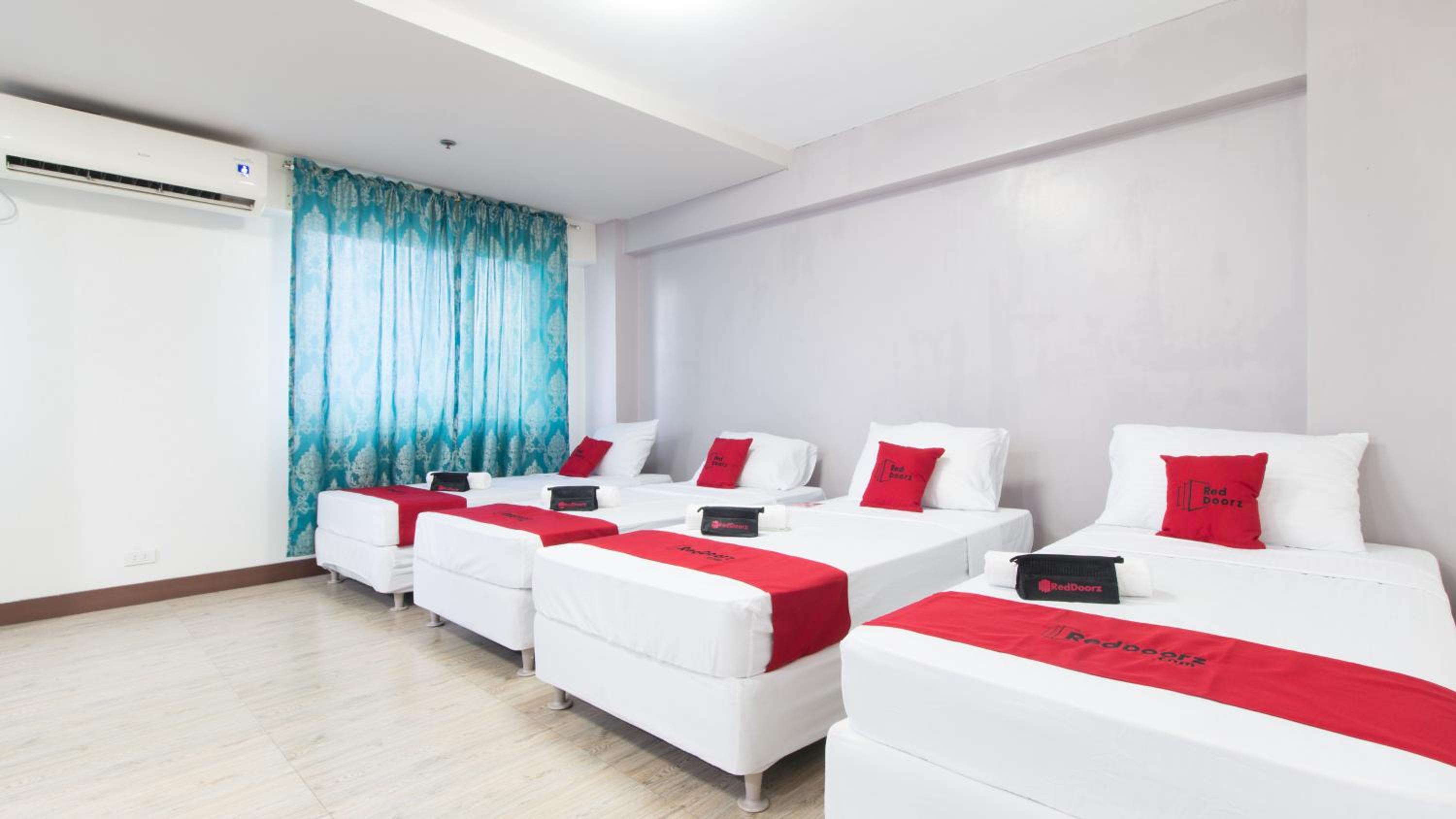 Quadruple Room - Photo 1