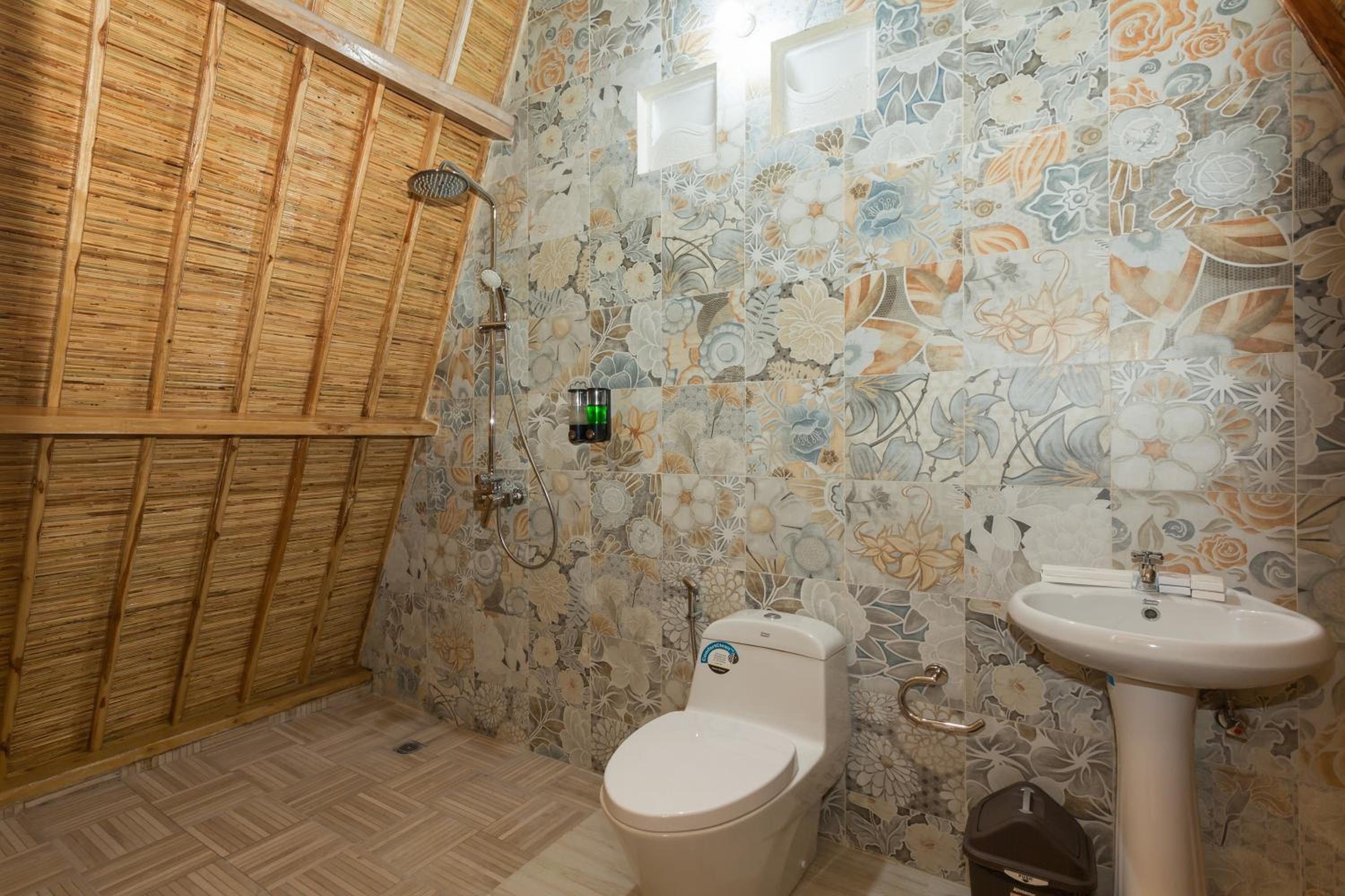 Suite with Sea View - Photo 10