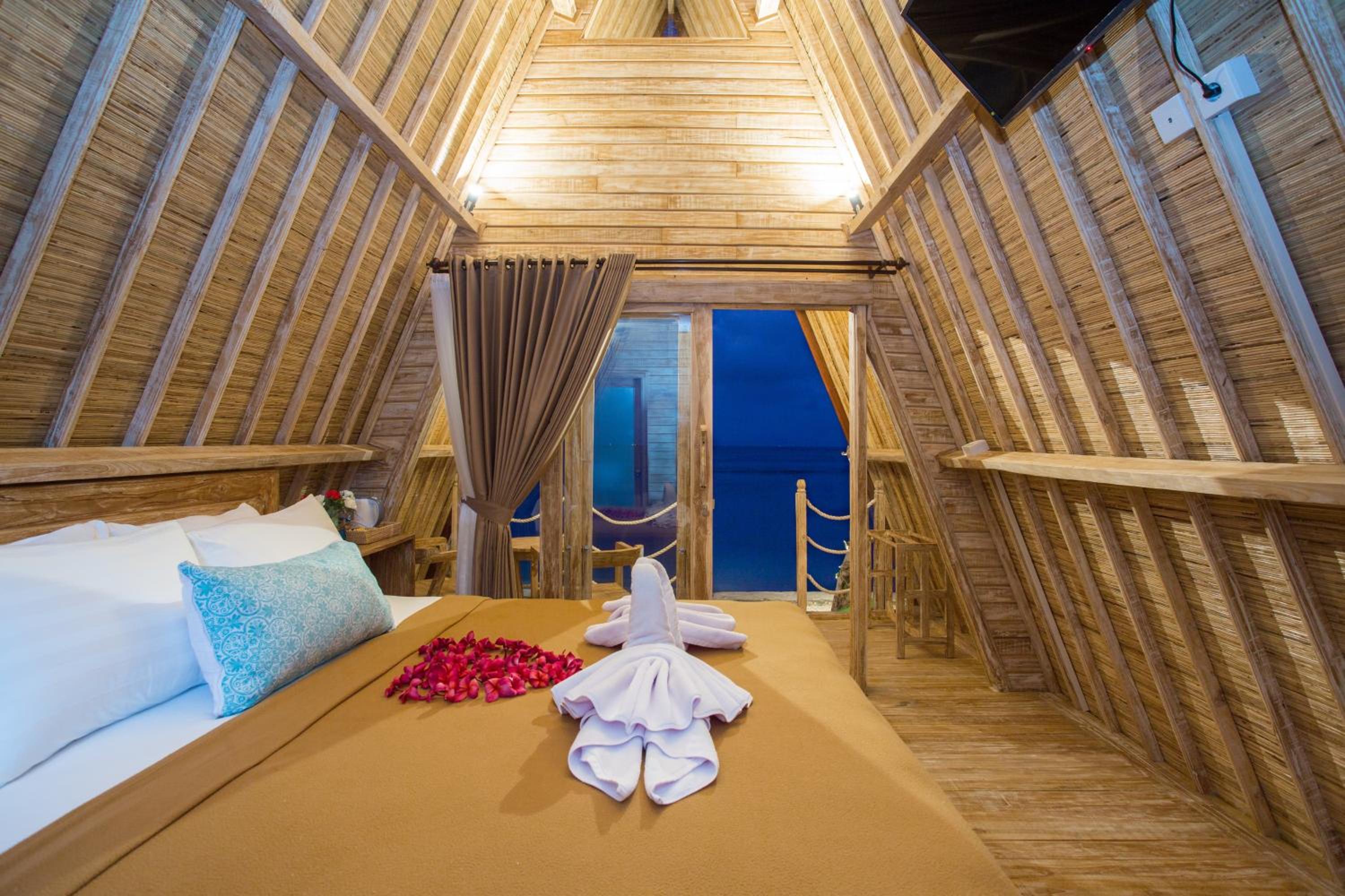 Suite with Sea View - Photo 16