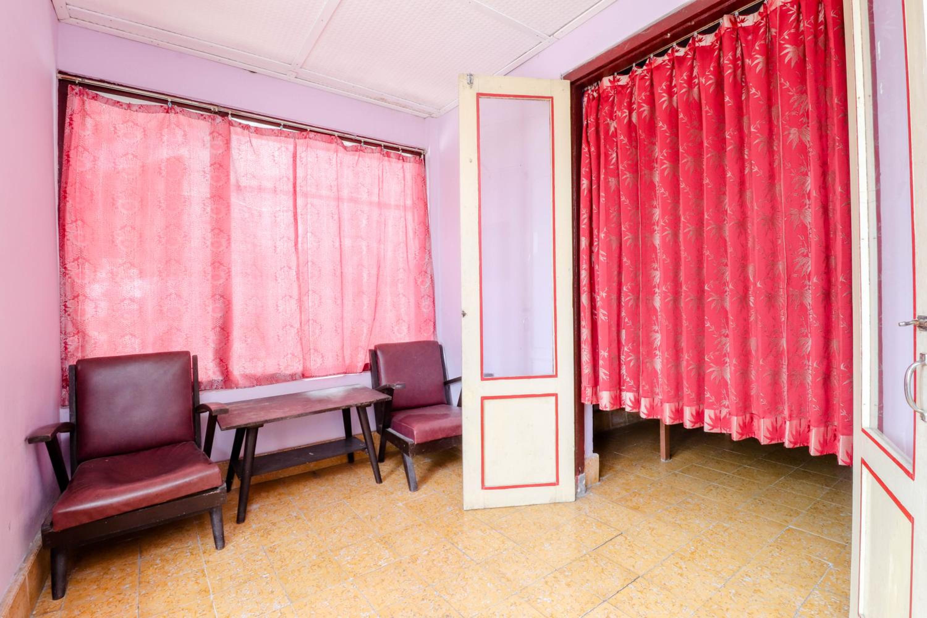 Standard Double Room - Photo 9