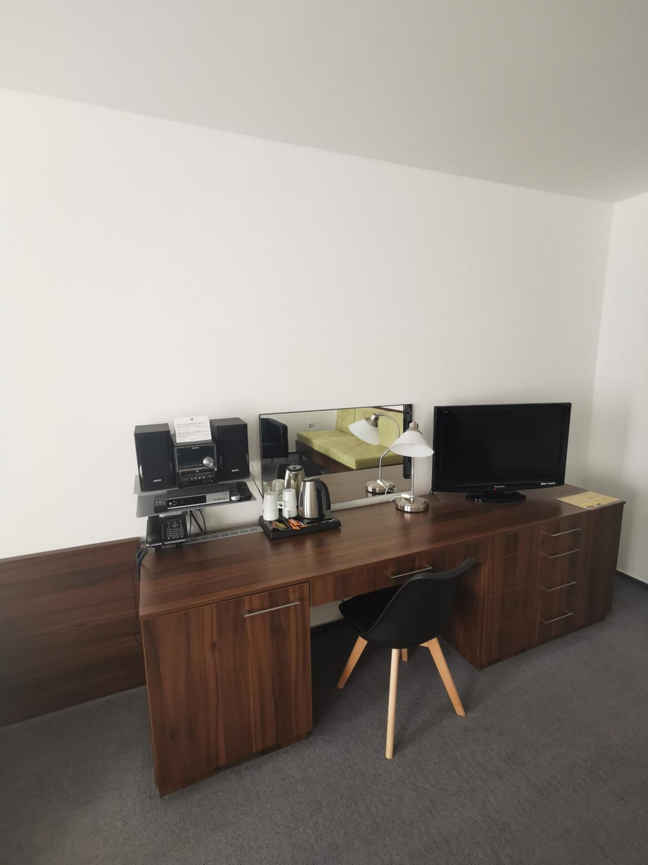 Double Room - Photo 6