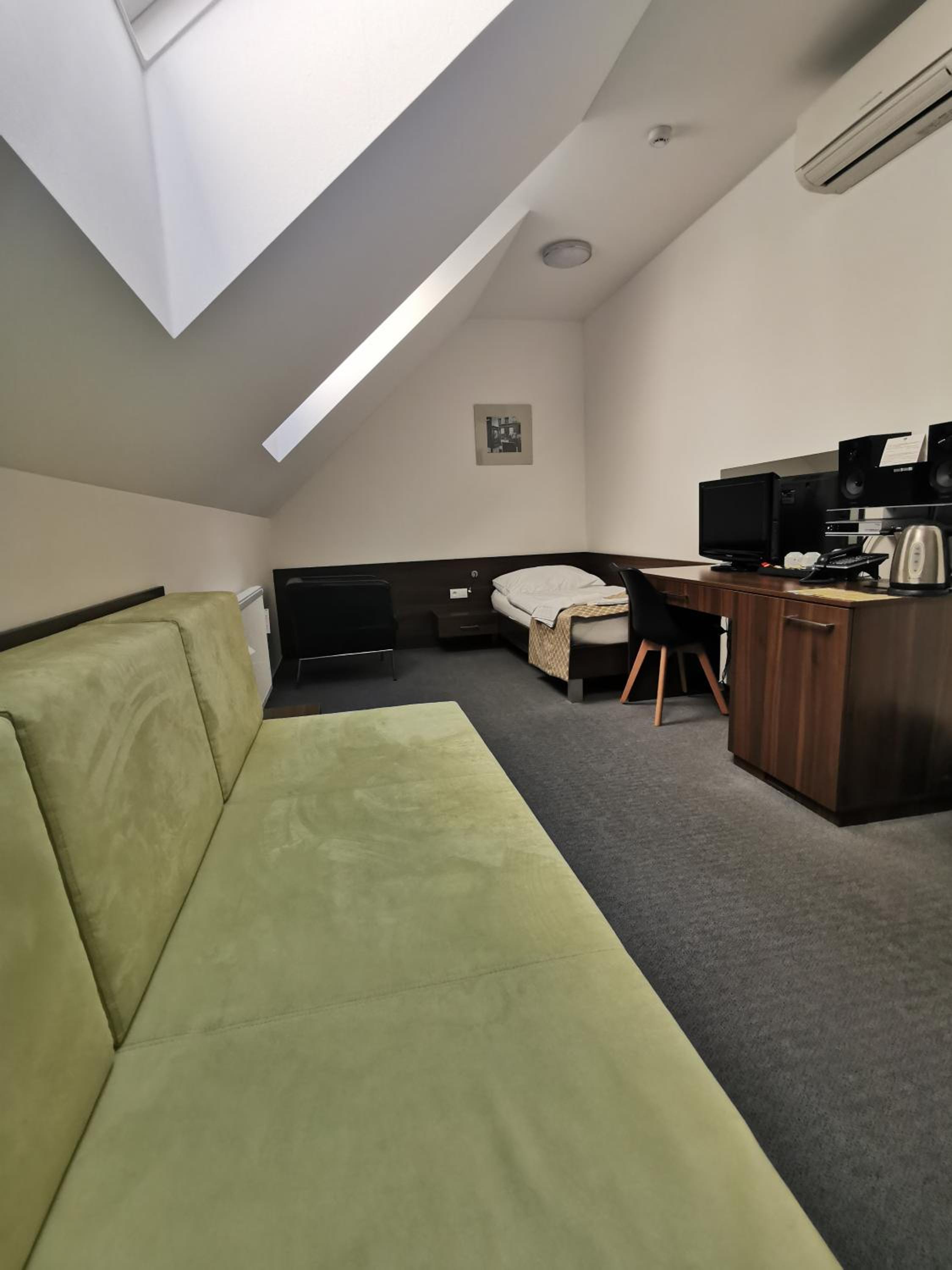 Single Room photo 1
