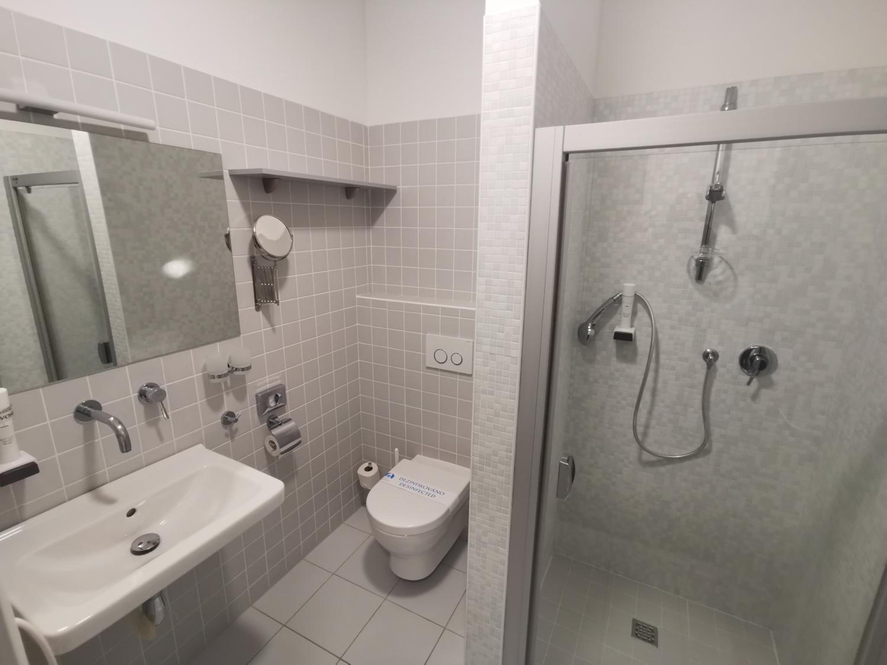 Double Room - Photo 2