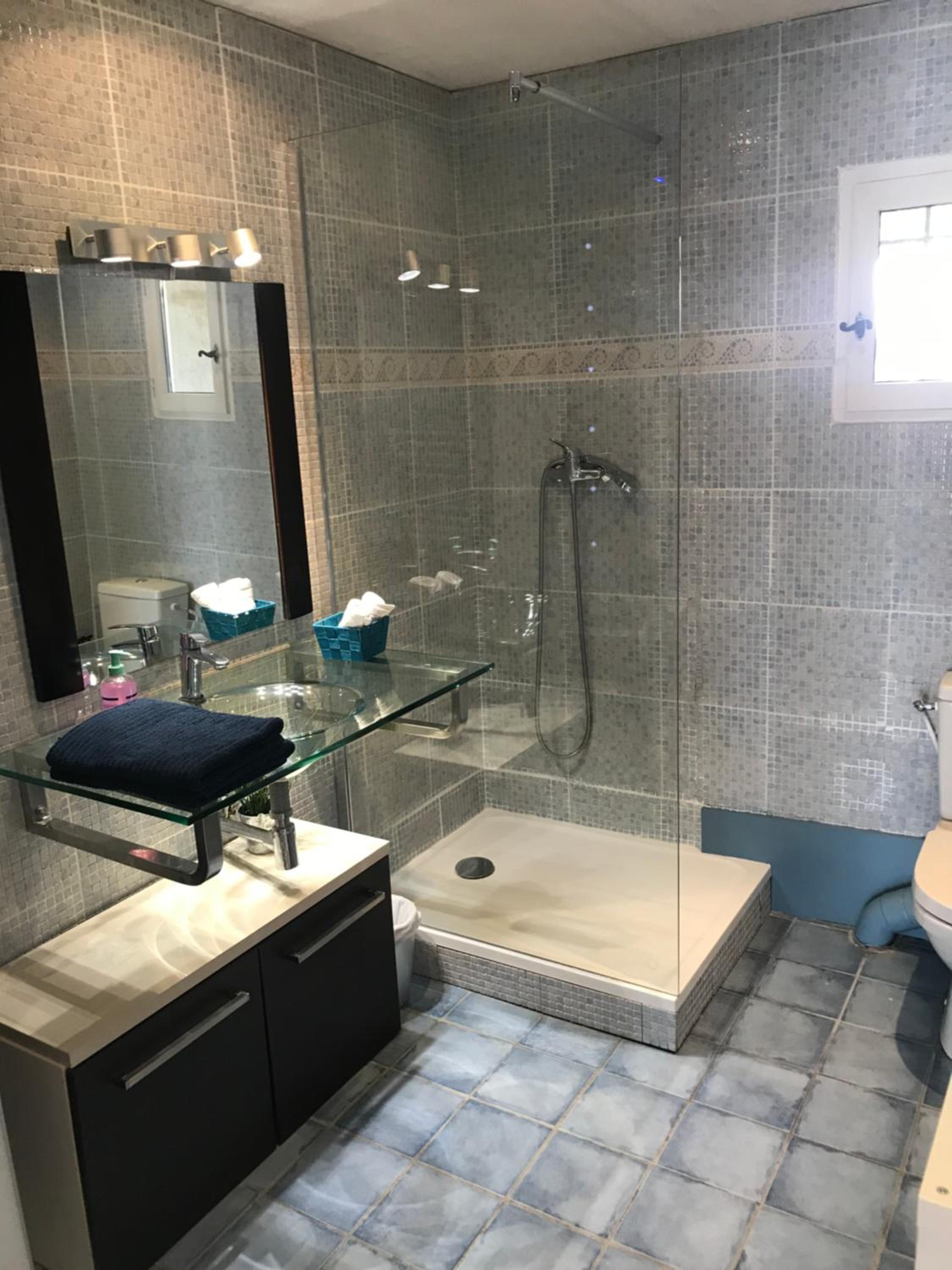 Triple Room with Private External Bathroom - Photo 19
