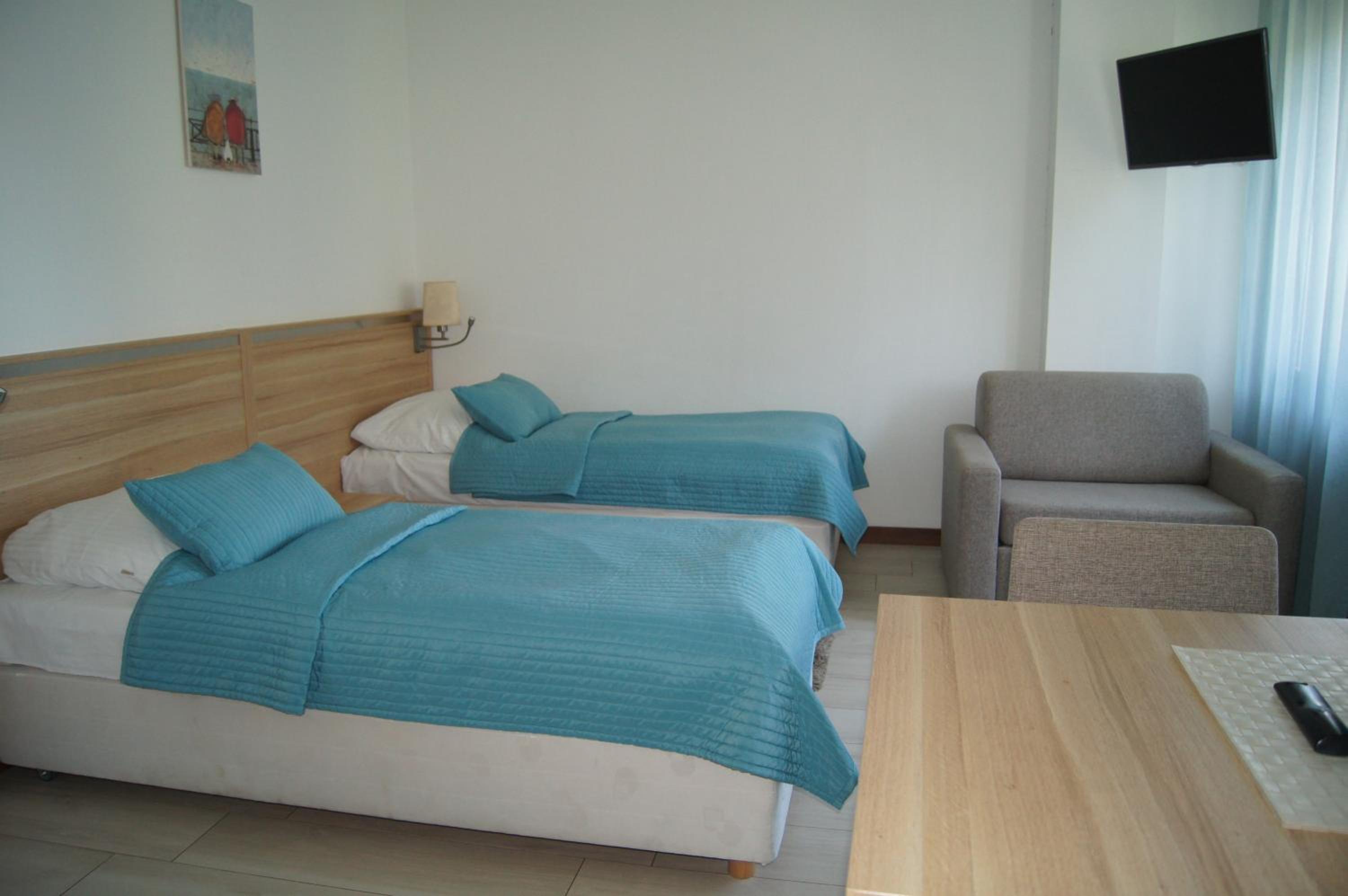 Deluxe Triple Room - Photo 1