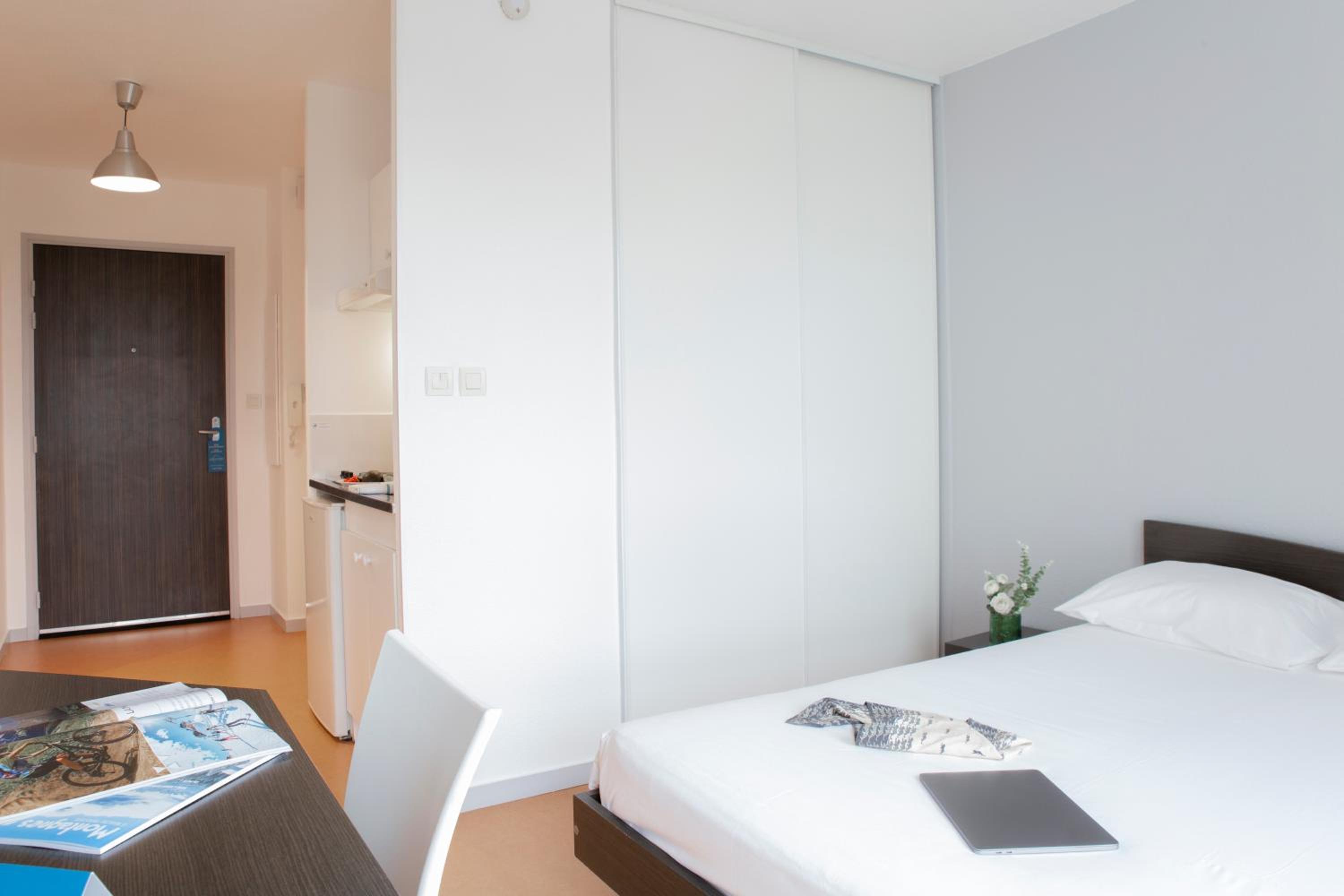 Studio (2 Adults) - Photo 4