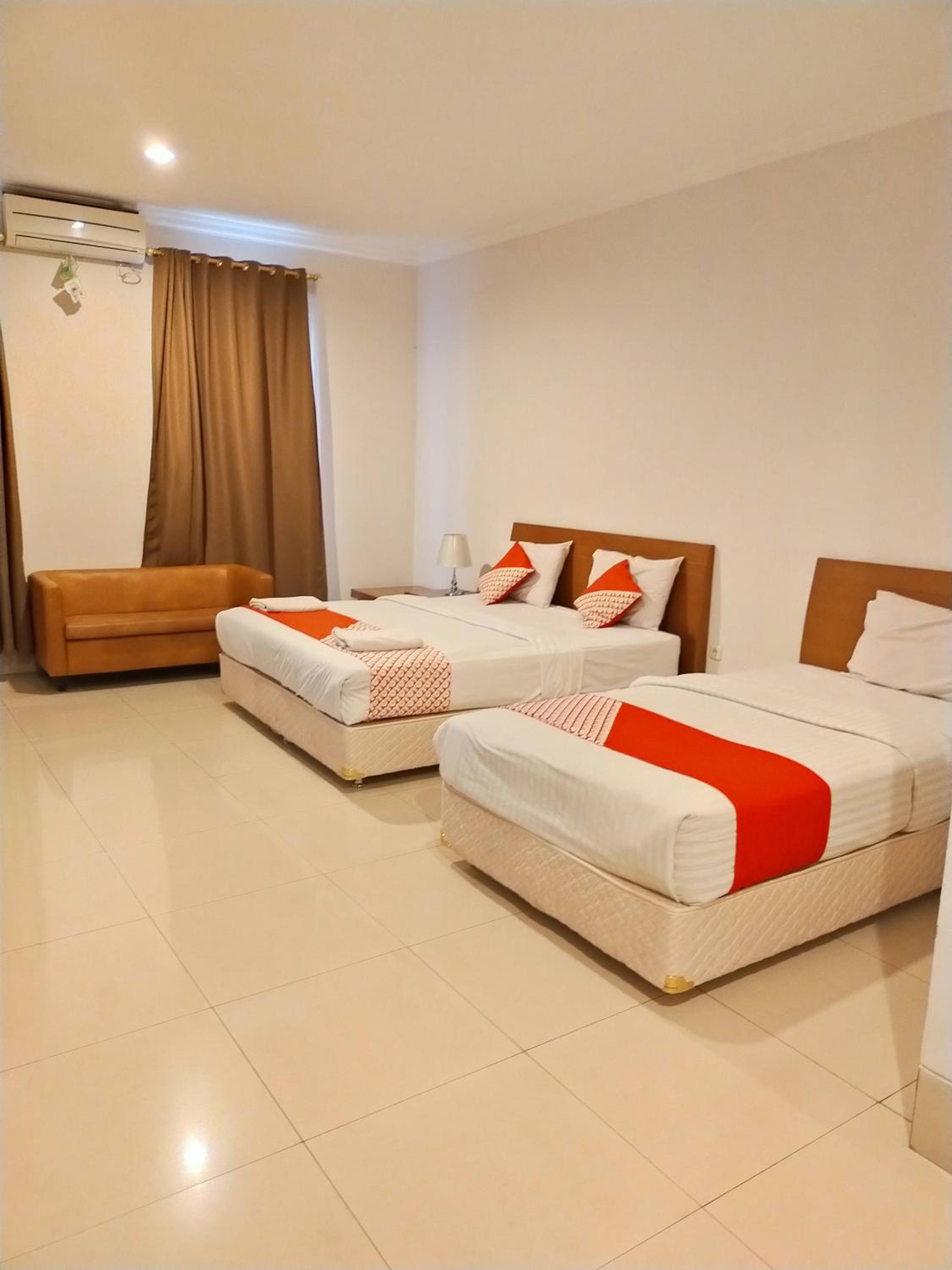 Double or Twin Room photo 3