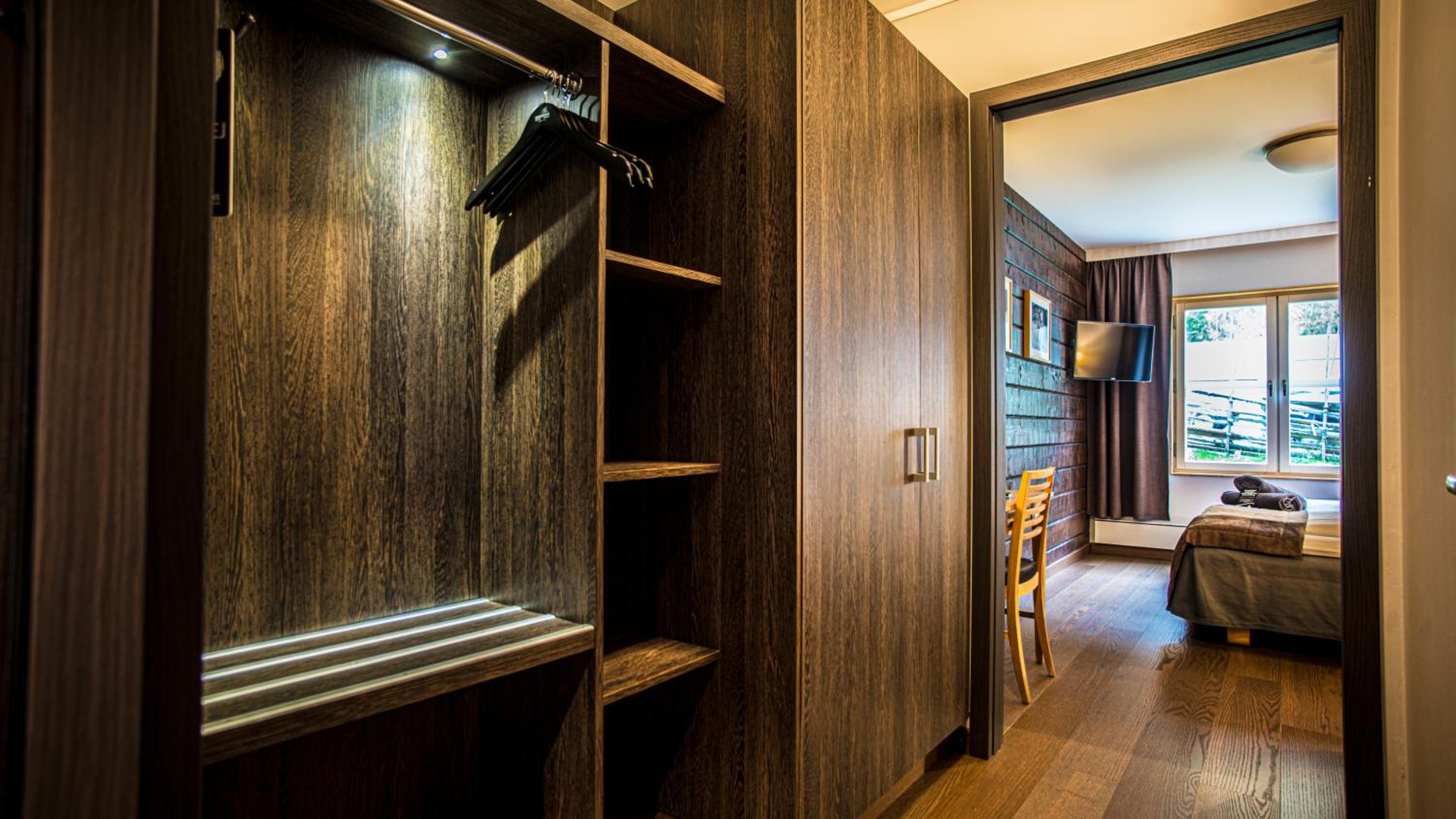 Twin Room - Photo 7
