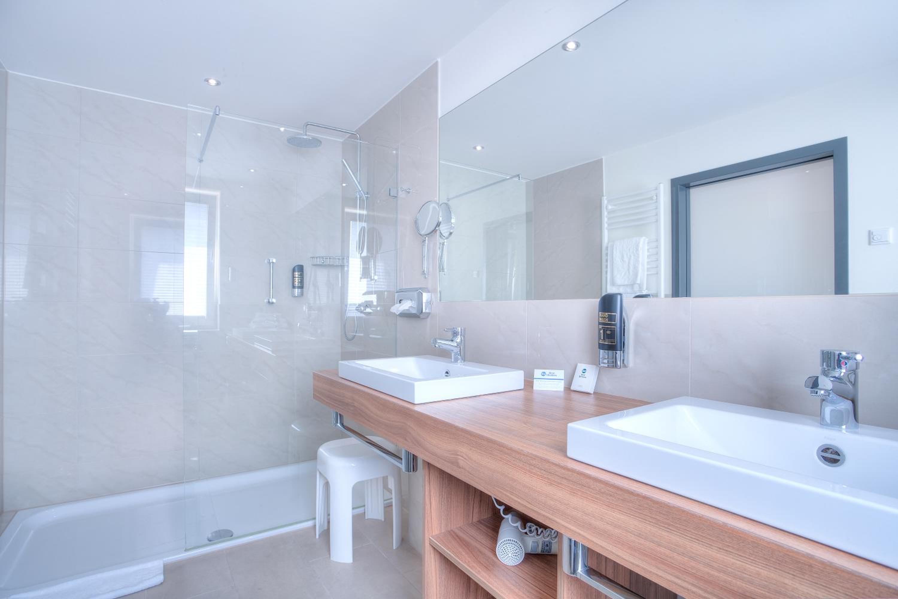 Superior Double Room with Sofa Bed and Garden View photo 3