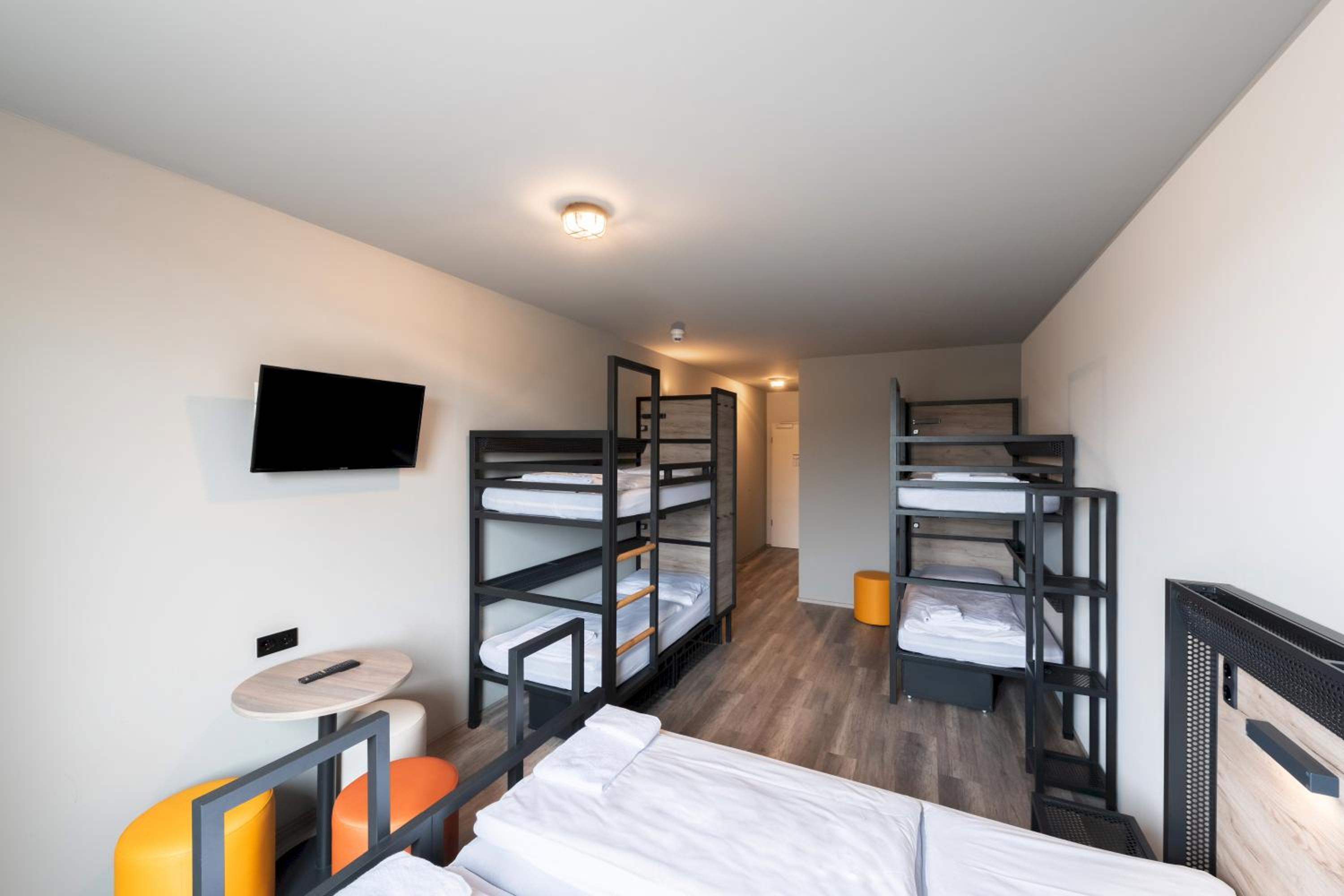 Six-Bed Room photo 3