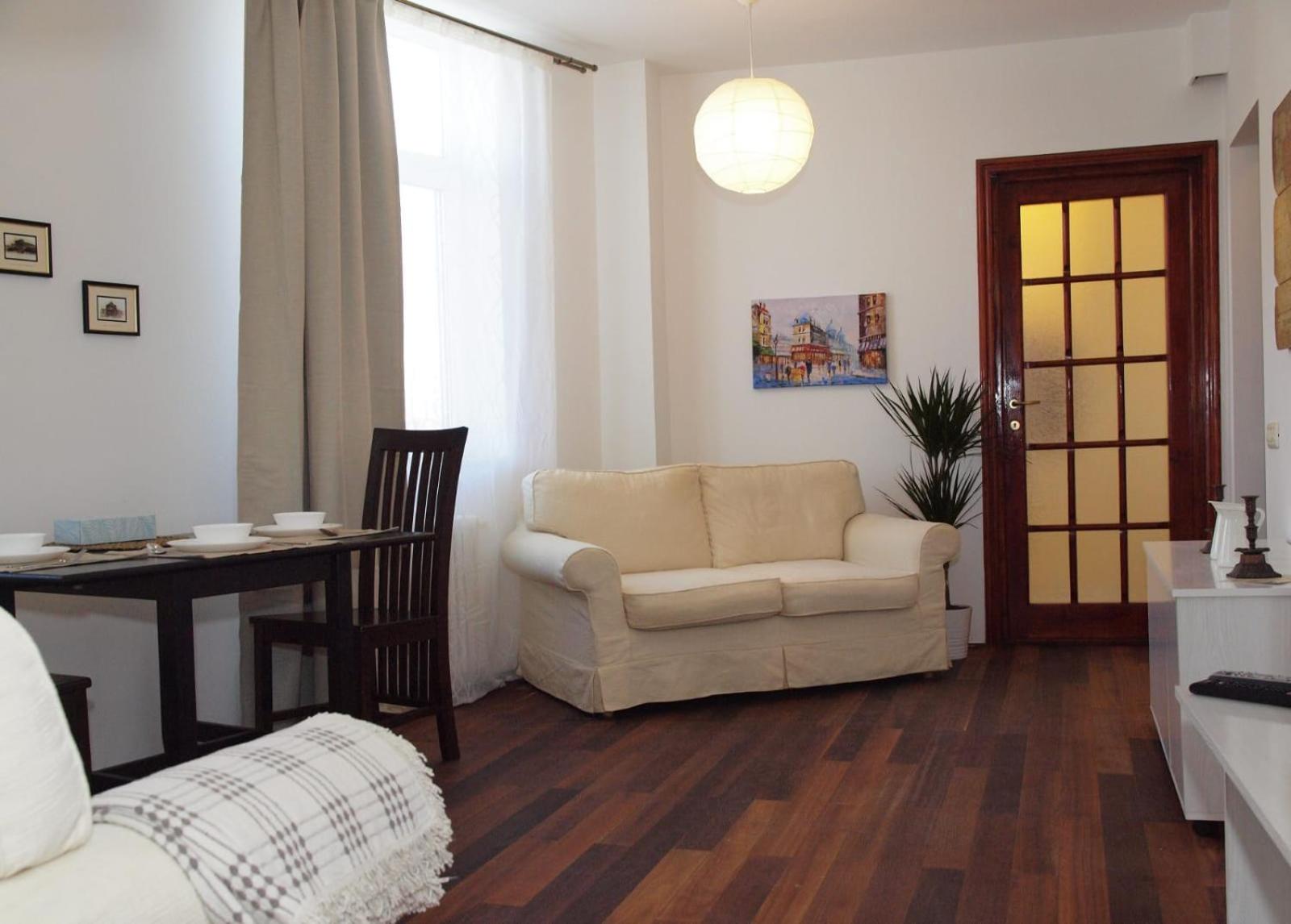 One-Bedroom Apartment - Photo 9