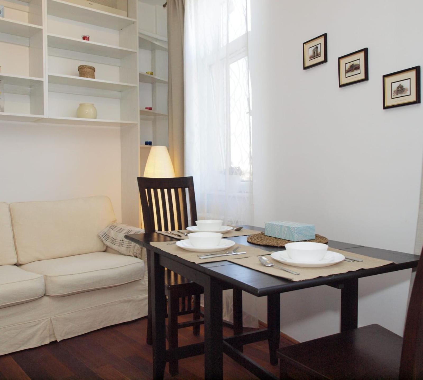 One-Bedroom Apartment - Photo 11