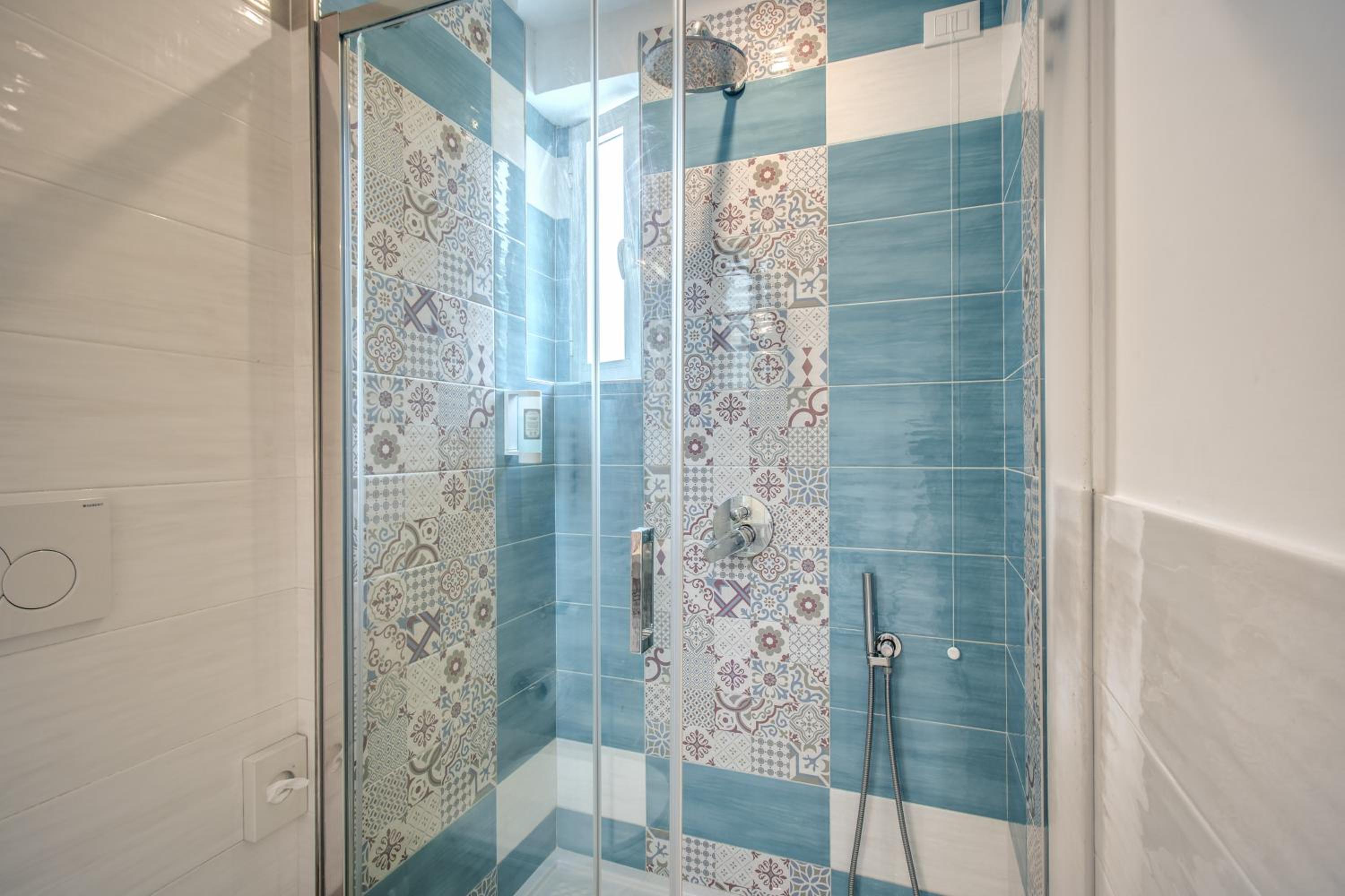 Double or Twin Room - Photo 8
