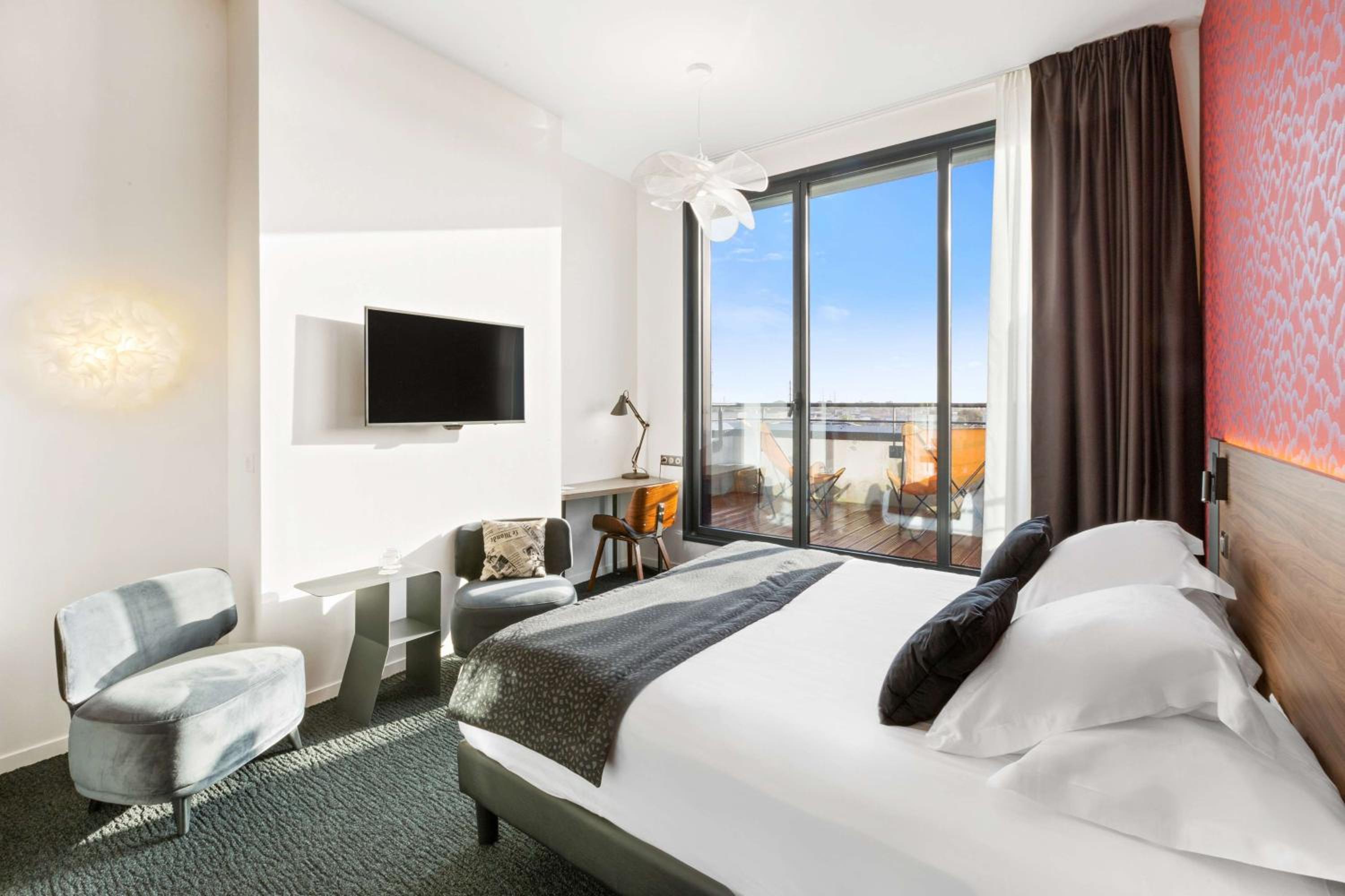 Junior King Suite with Terrace and Spa Access - Photo 3