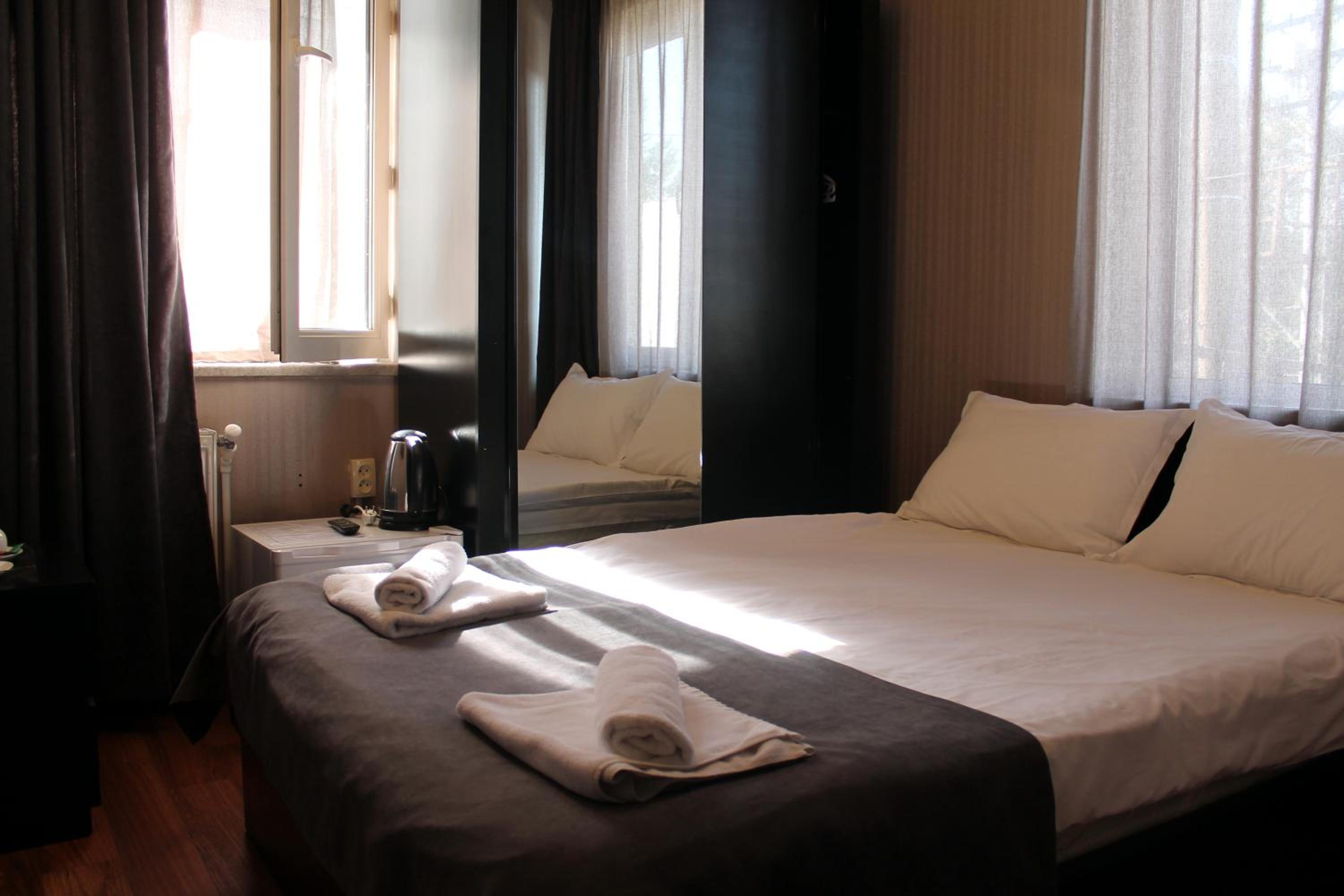 Economy Double Room photo 2