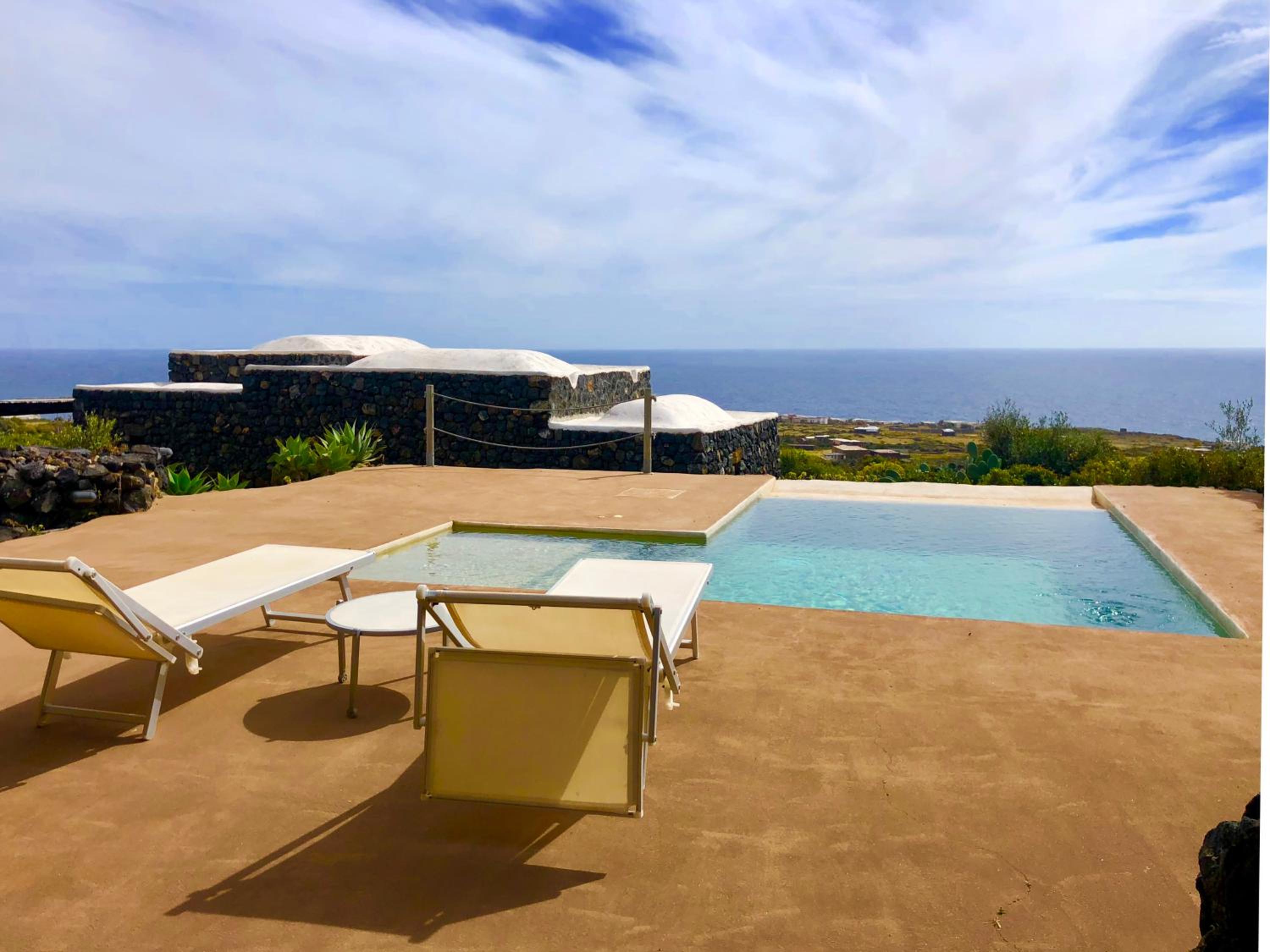 Suite with Private Pool photo 3