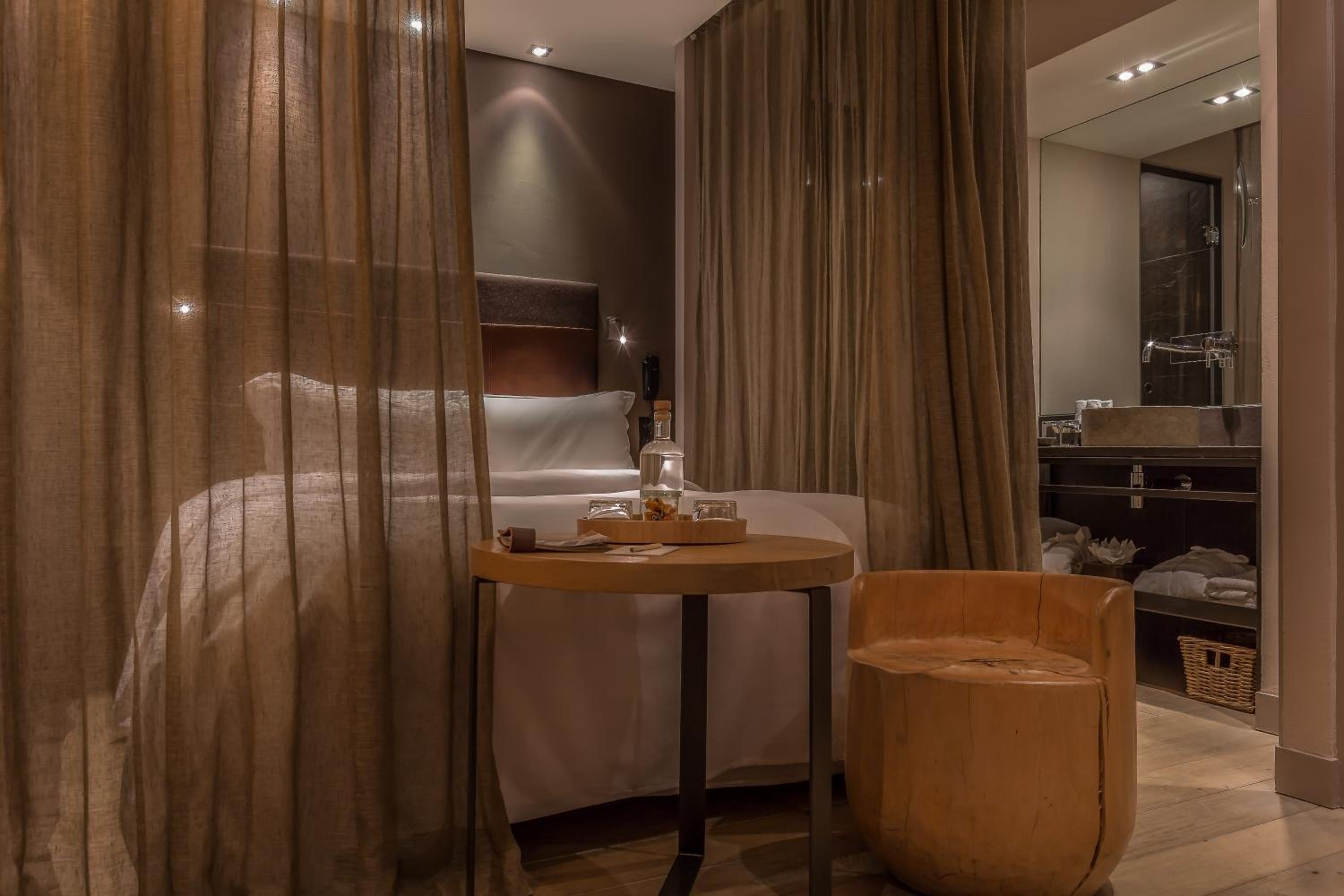 Emotion Room with Terrace