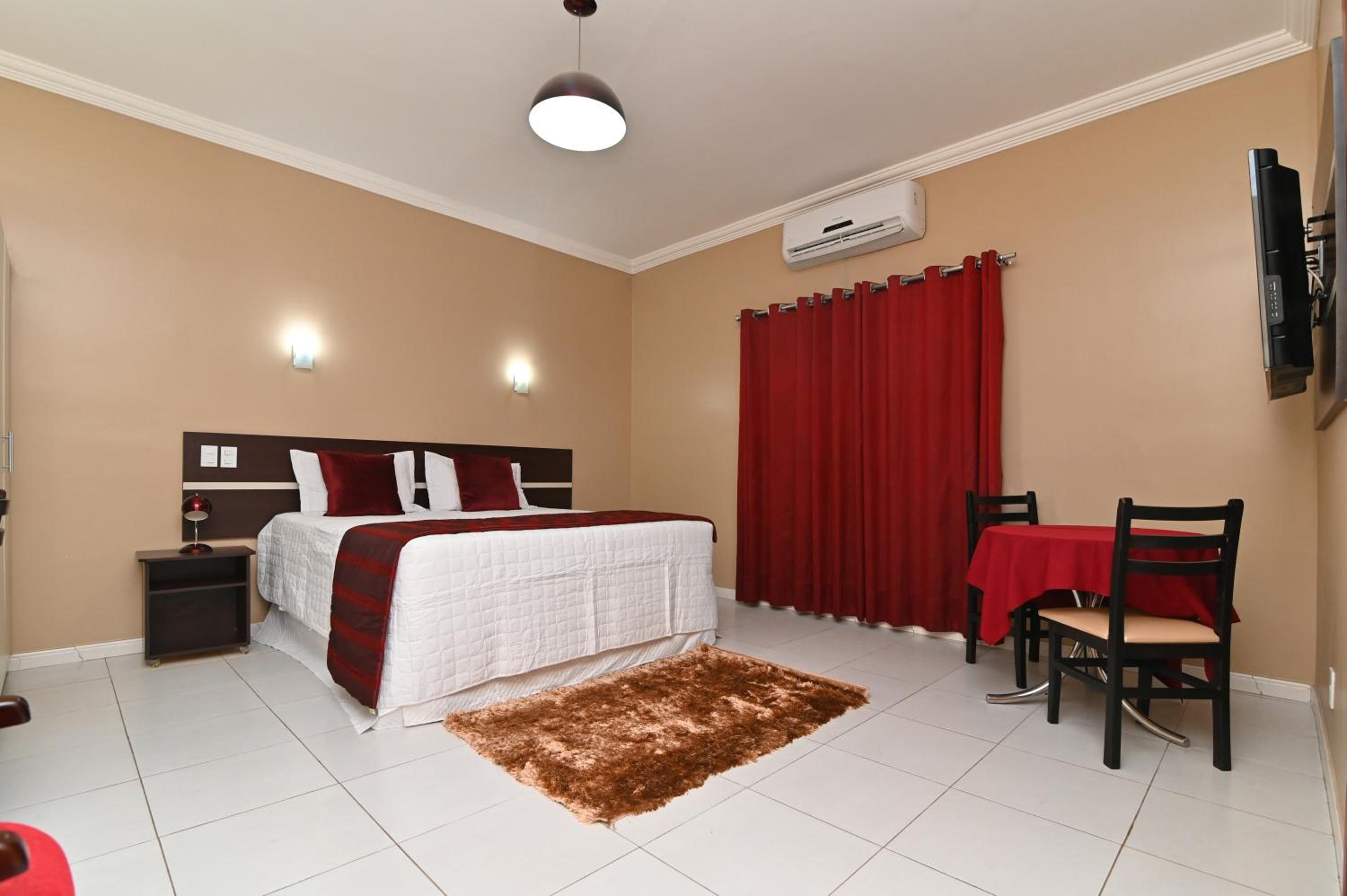 Suite - Photo 5