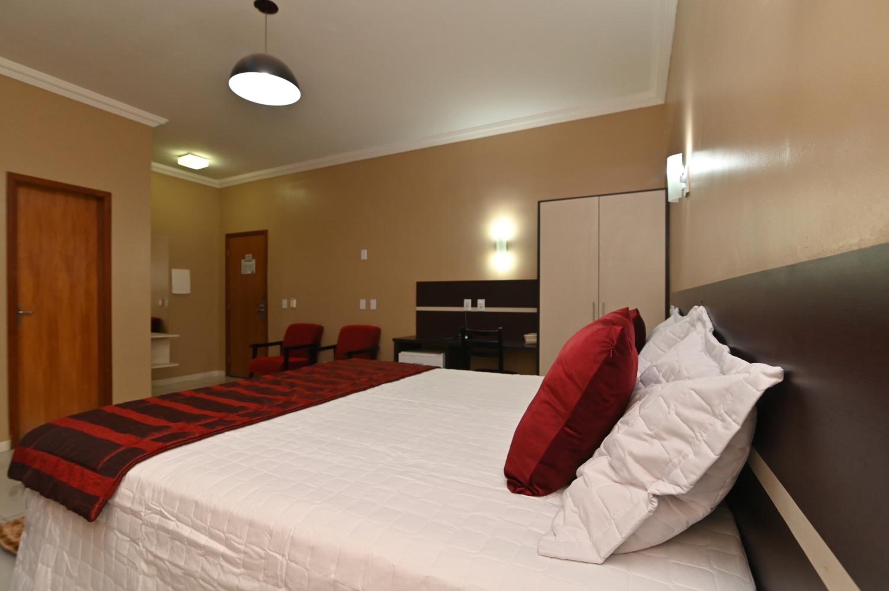 Suite - Photo 7