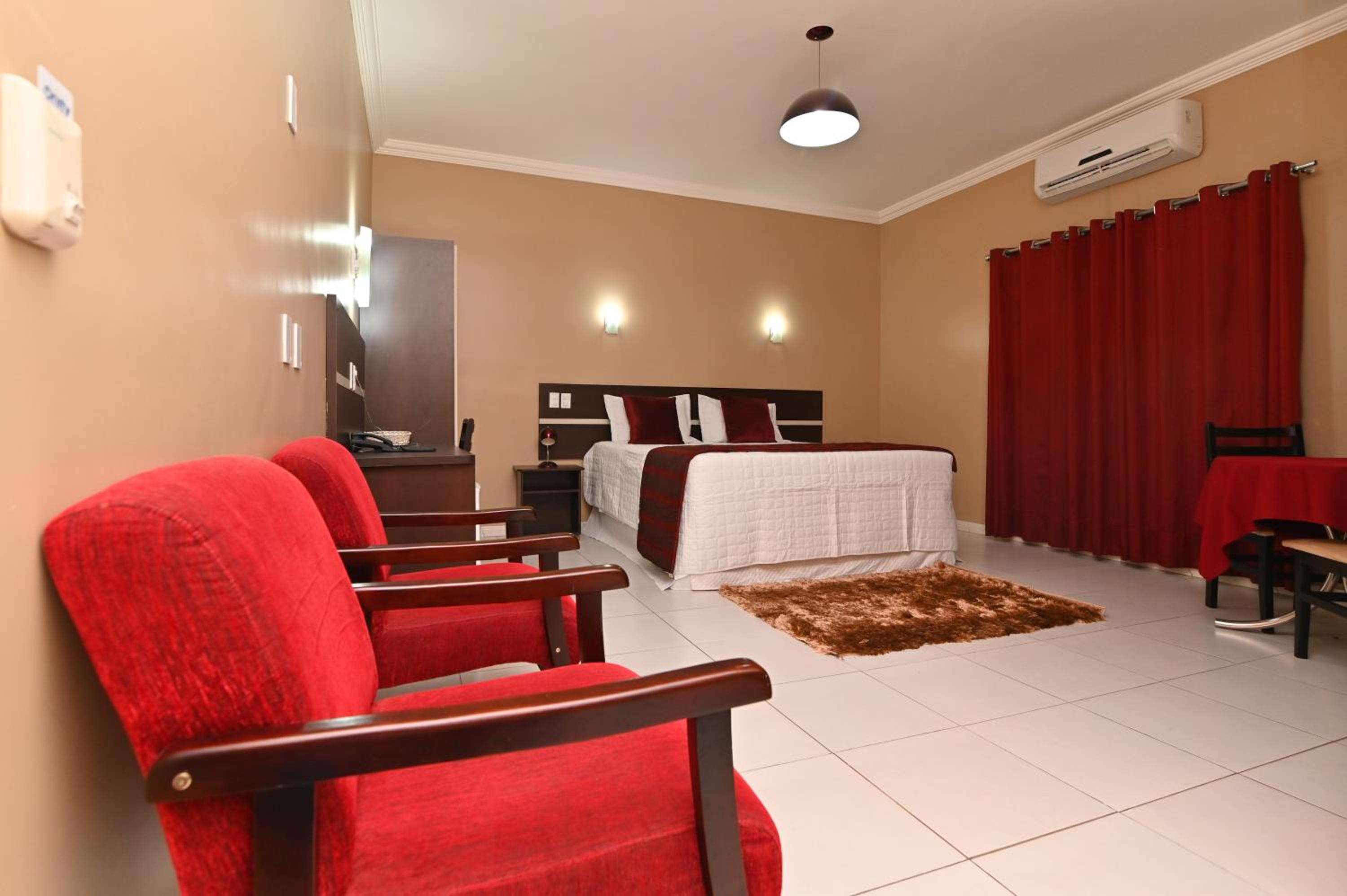 Suite - Photo 2