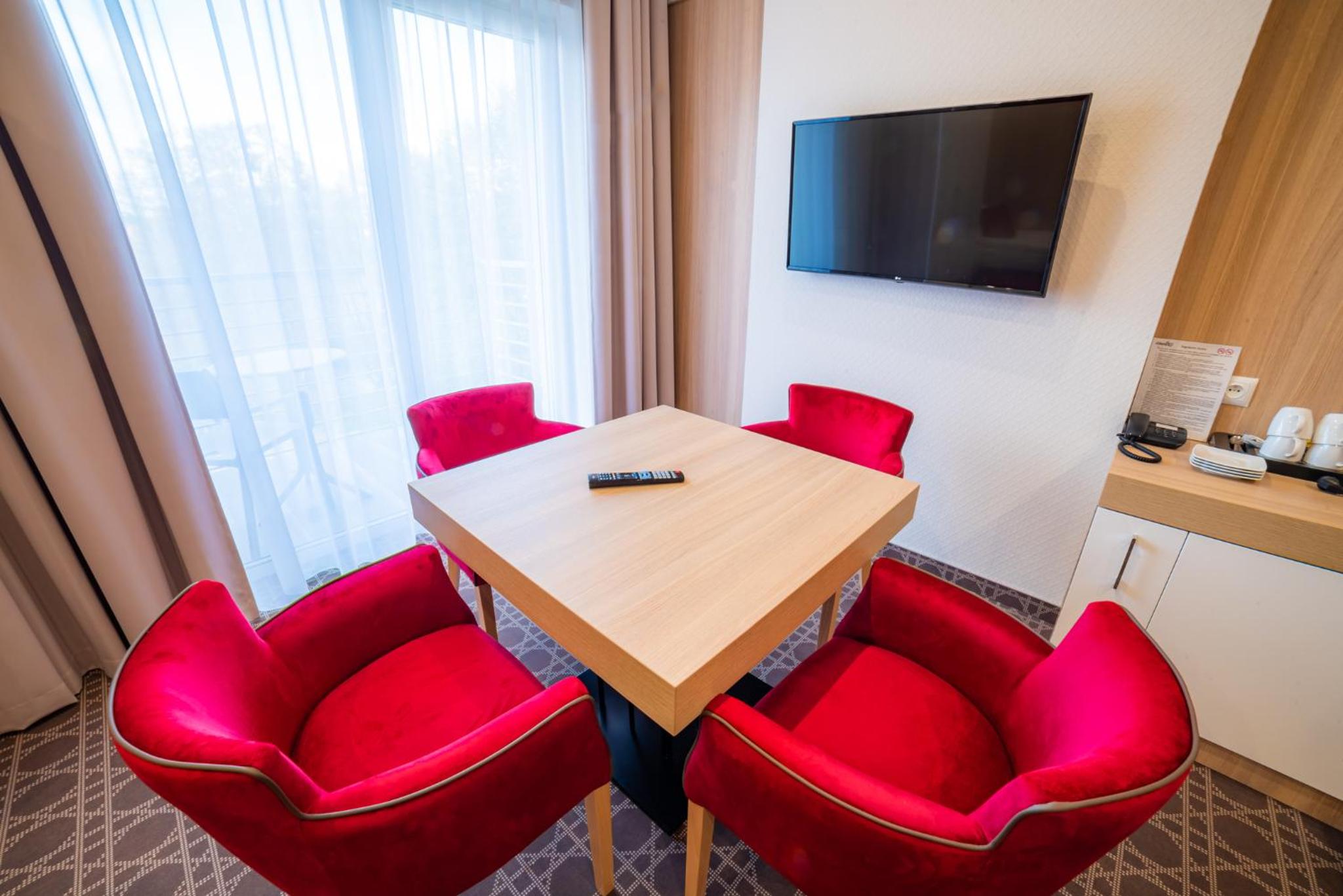Triple Room with Balcony - Photo 2