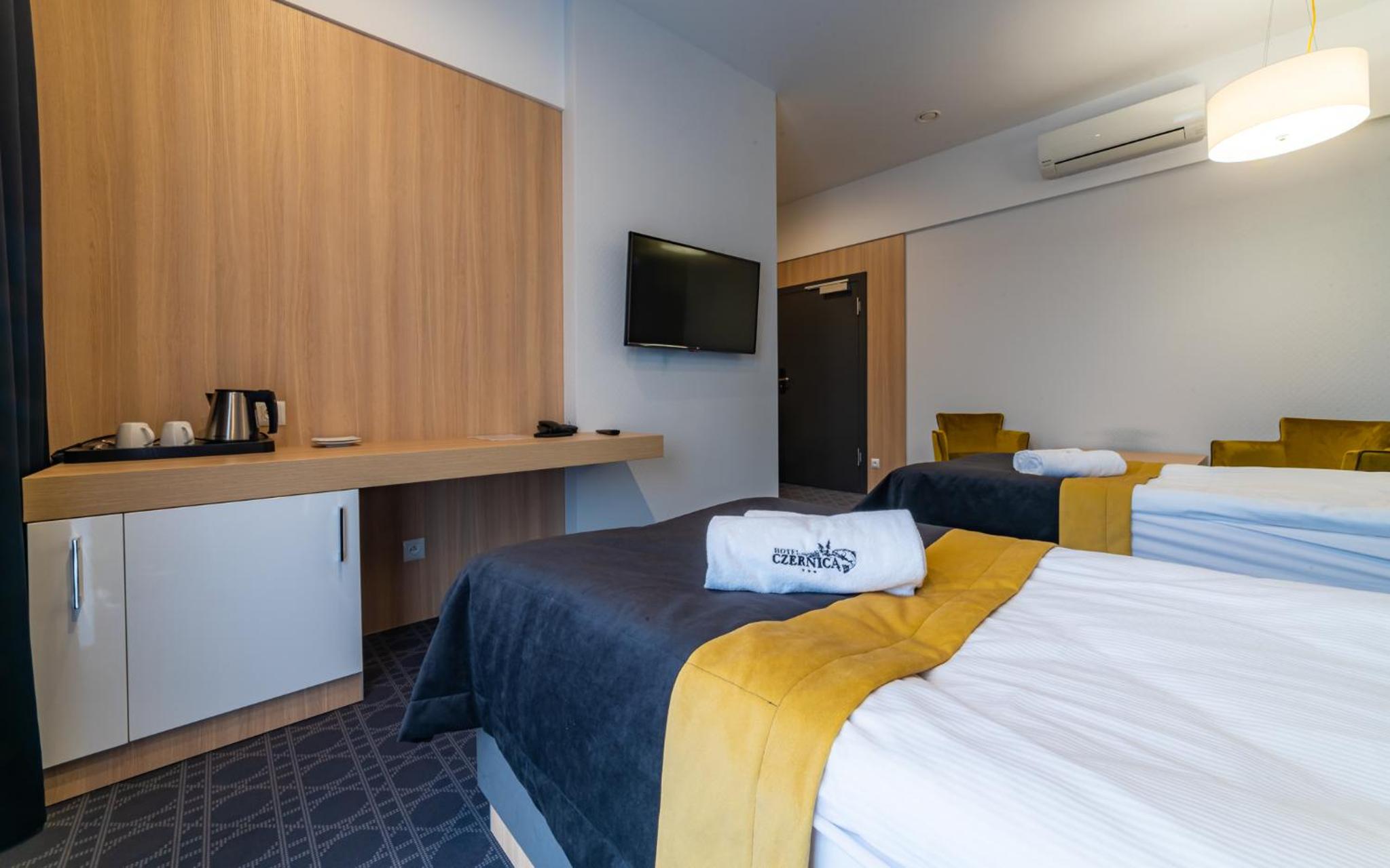 Twin Room with Balcony - Photo 4