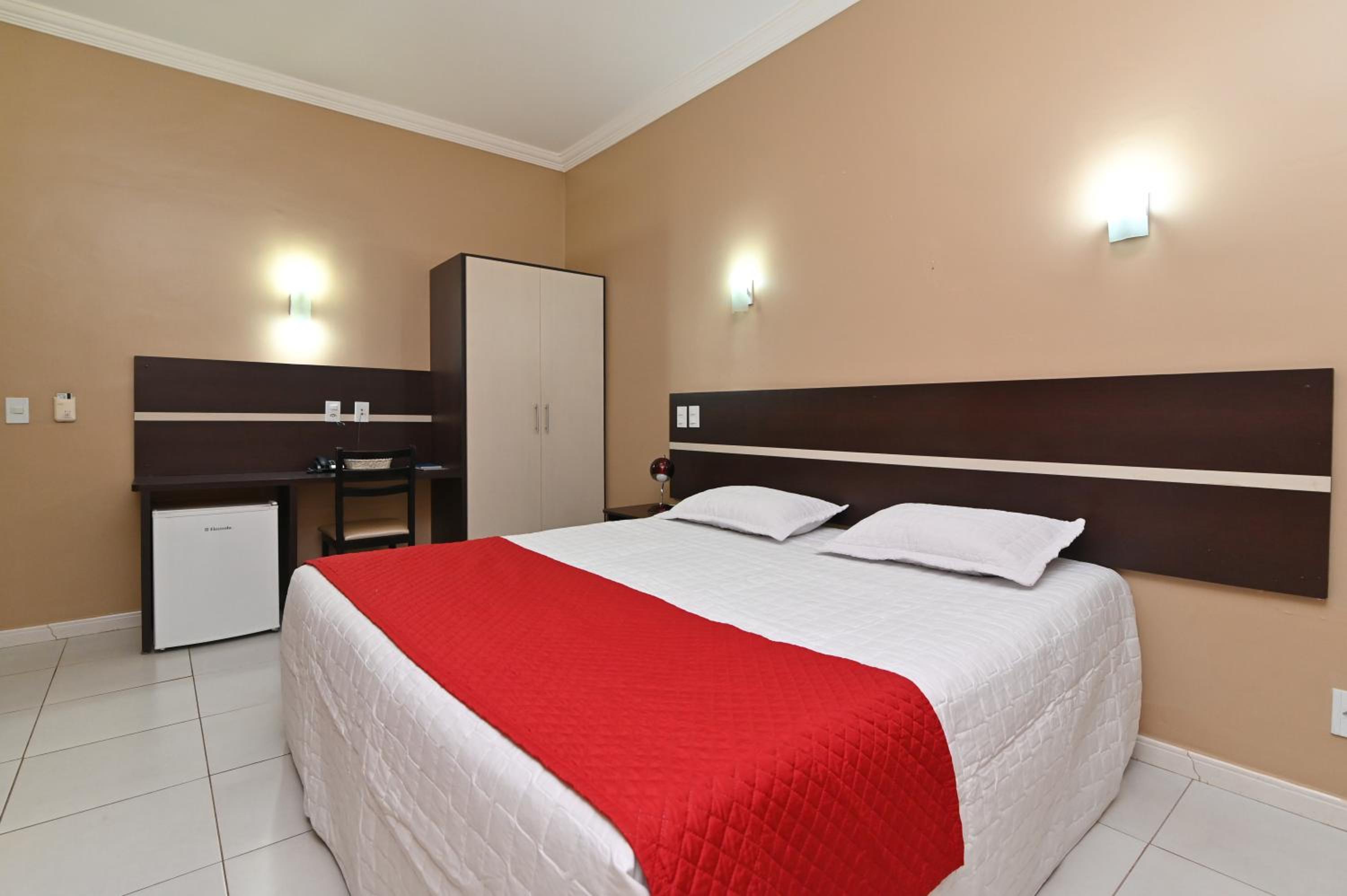 Double or Twin Room - Photo 6