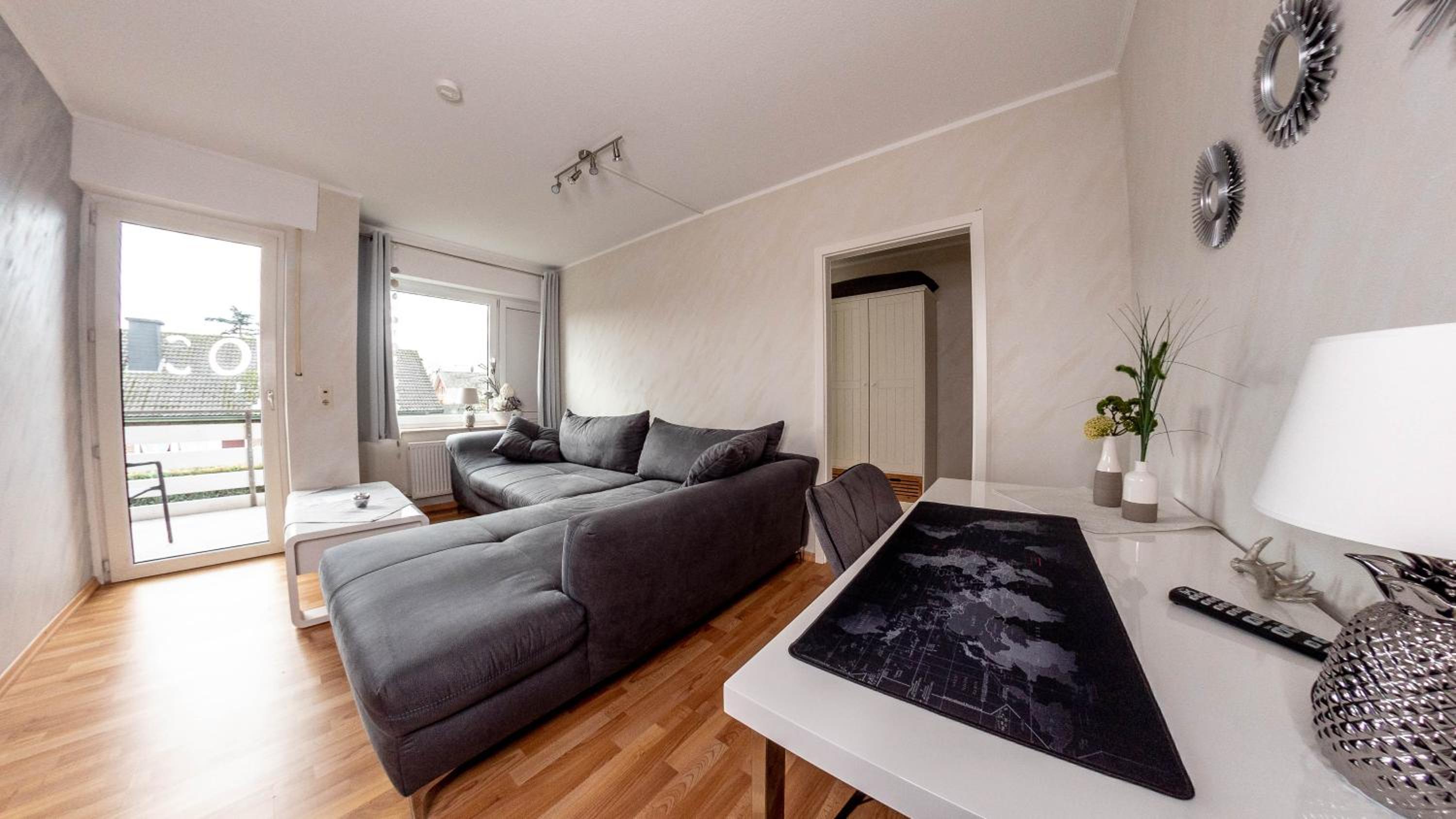 Apartment with Balcony photo 1