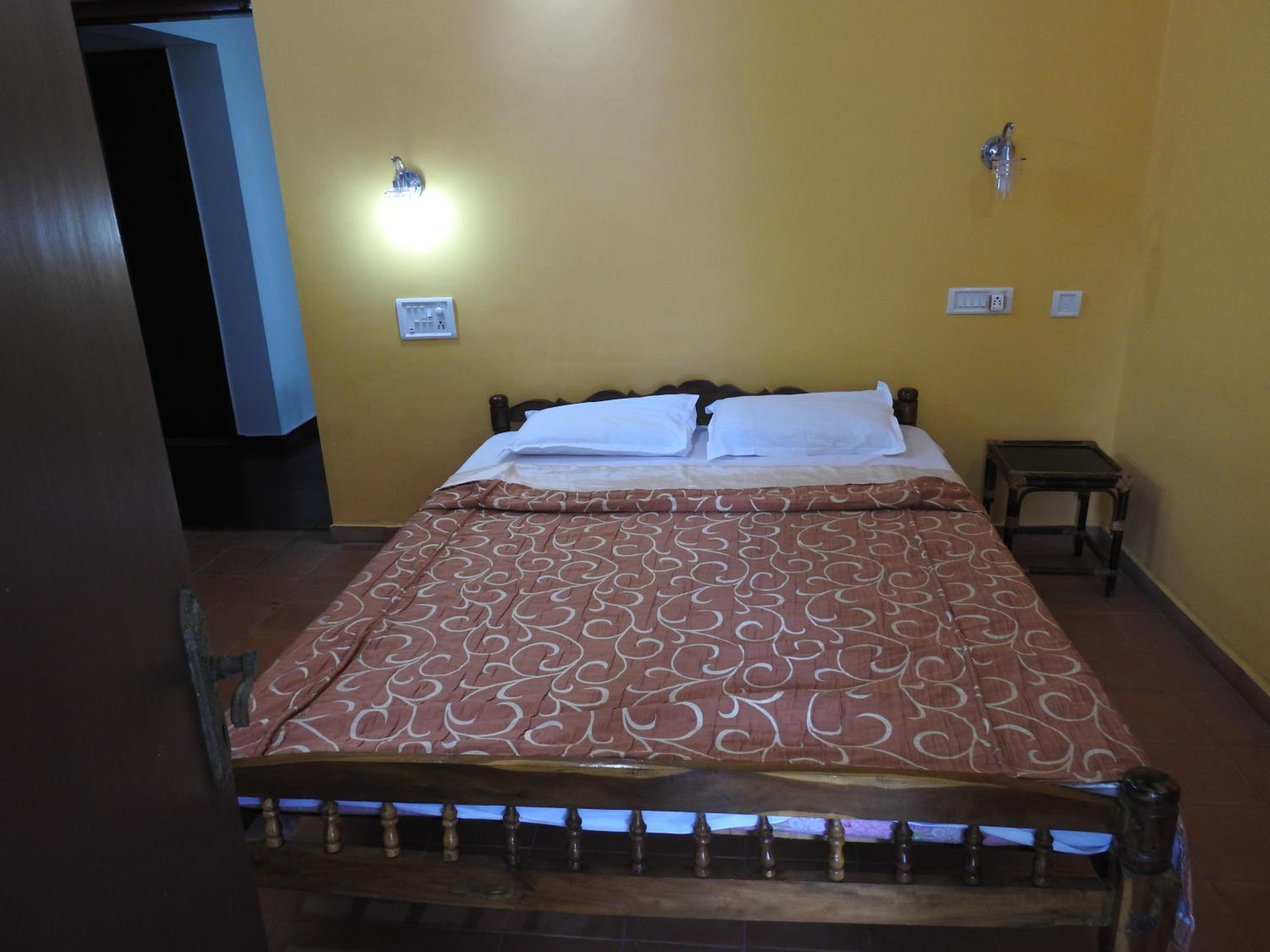Deluxe Double Room with Side Sea View photo 1