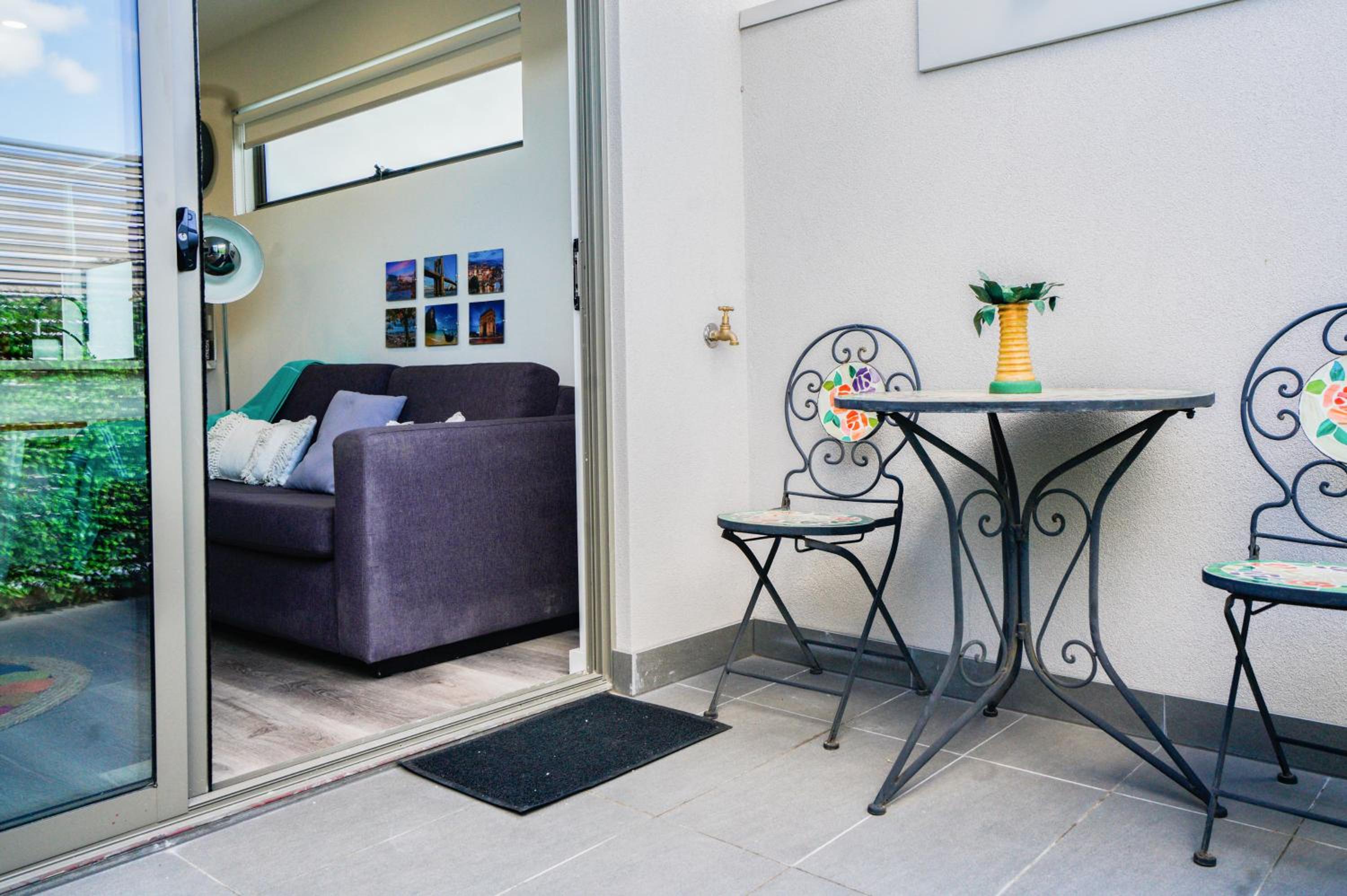 One-Bedroom Apartment - Photo 6