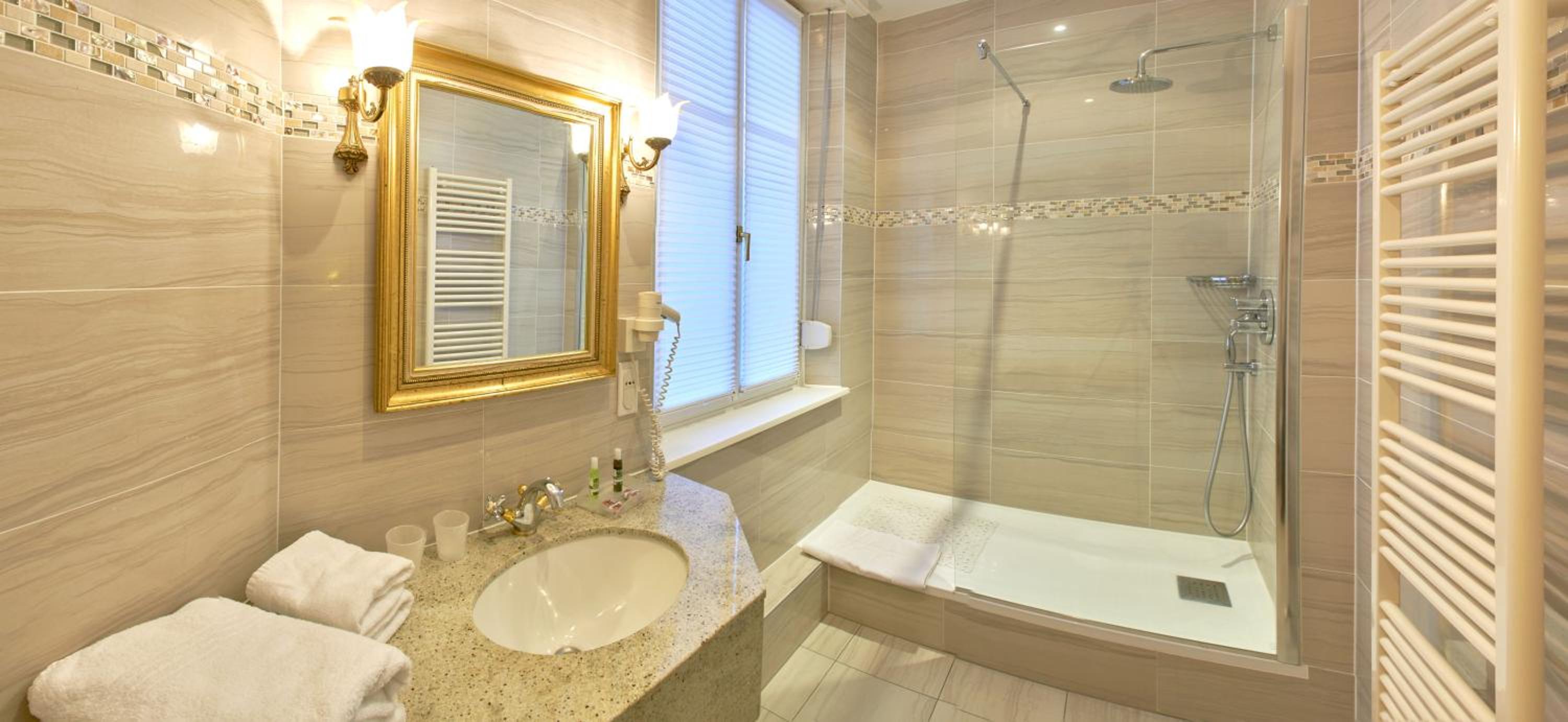 Prestige Double or Twin Room - Photo 1