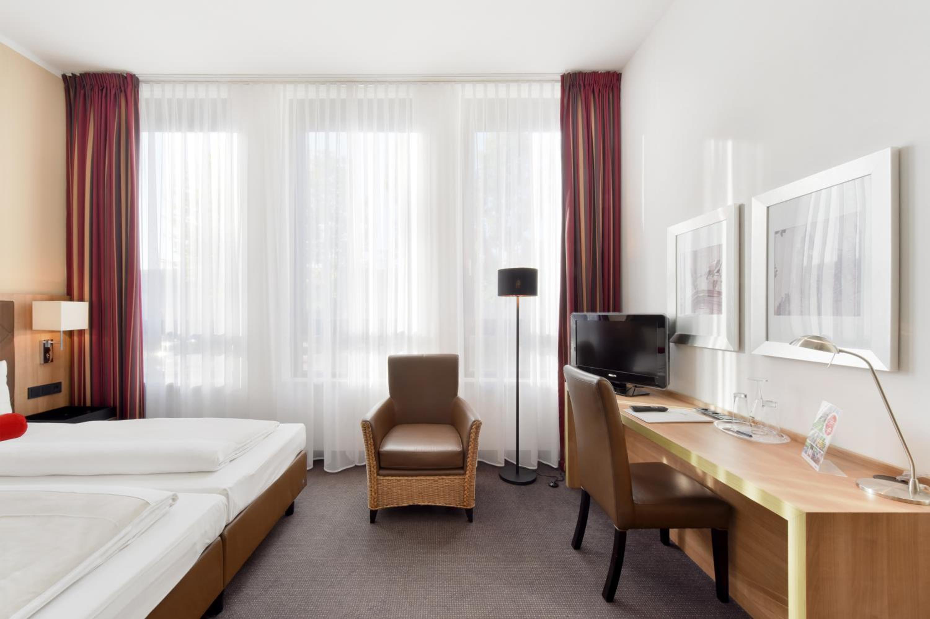 Business Twin Room photo 2