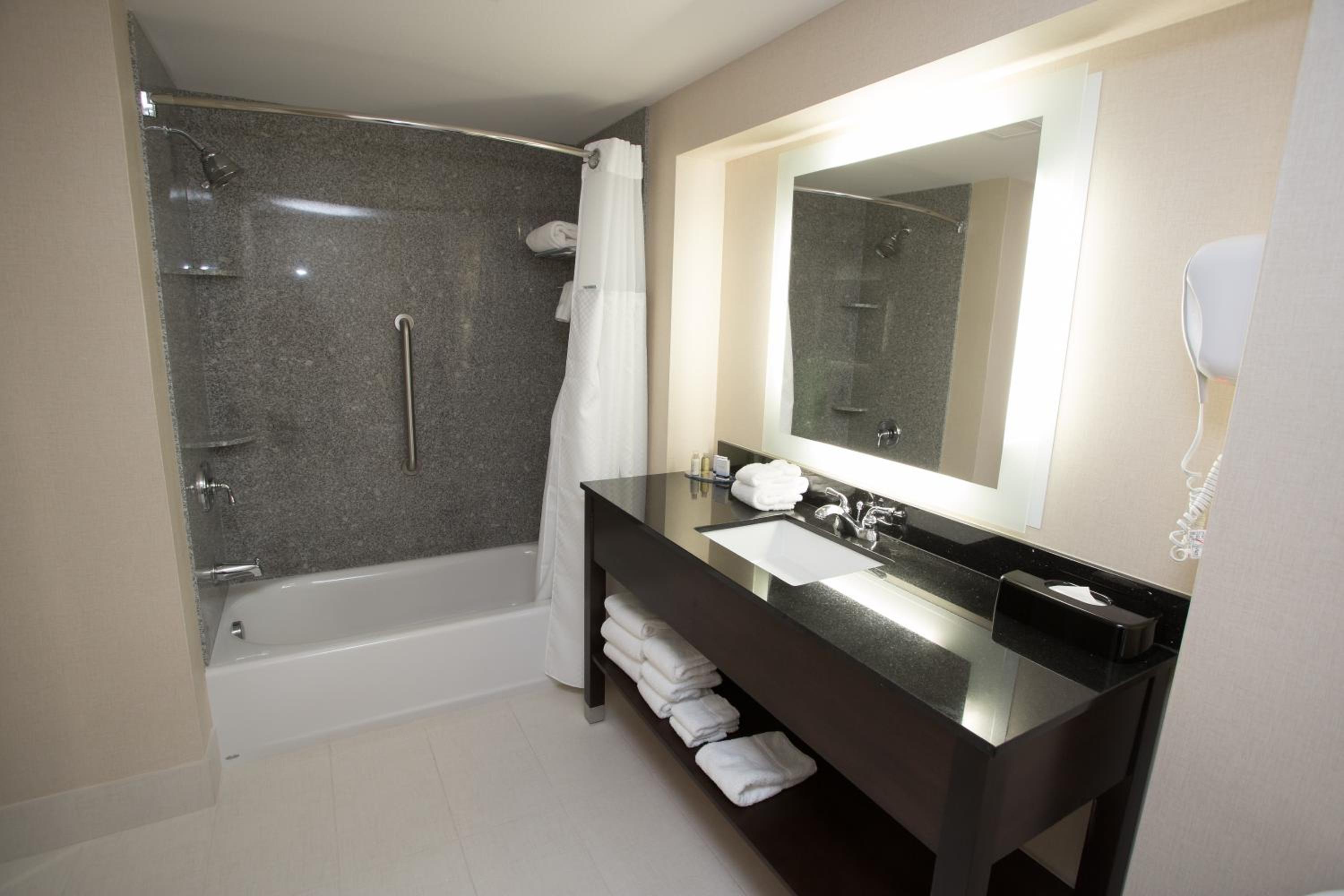 Deluxe King Room - Non-Smoking photo 3